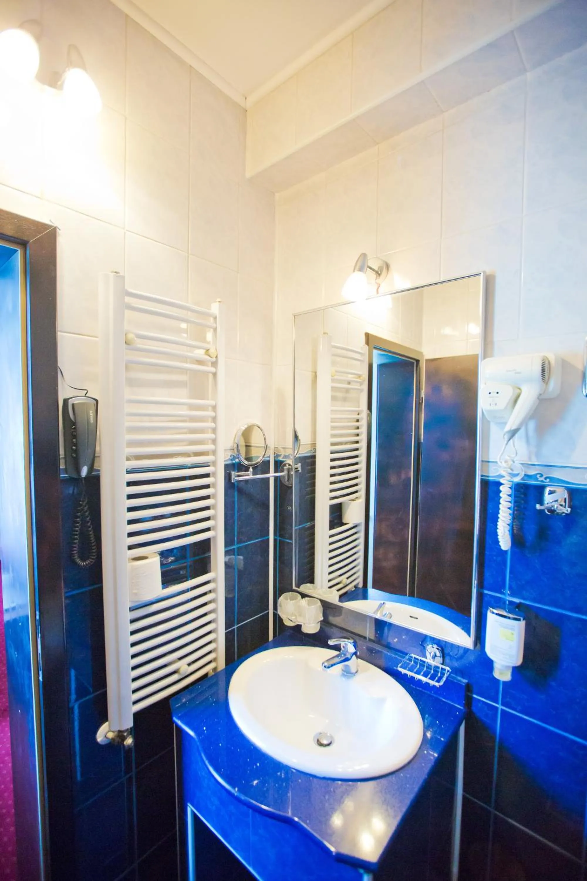 Bathroom in Hotel Piemonte