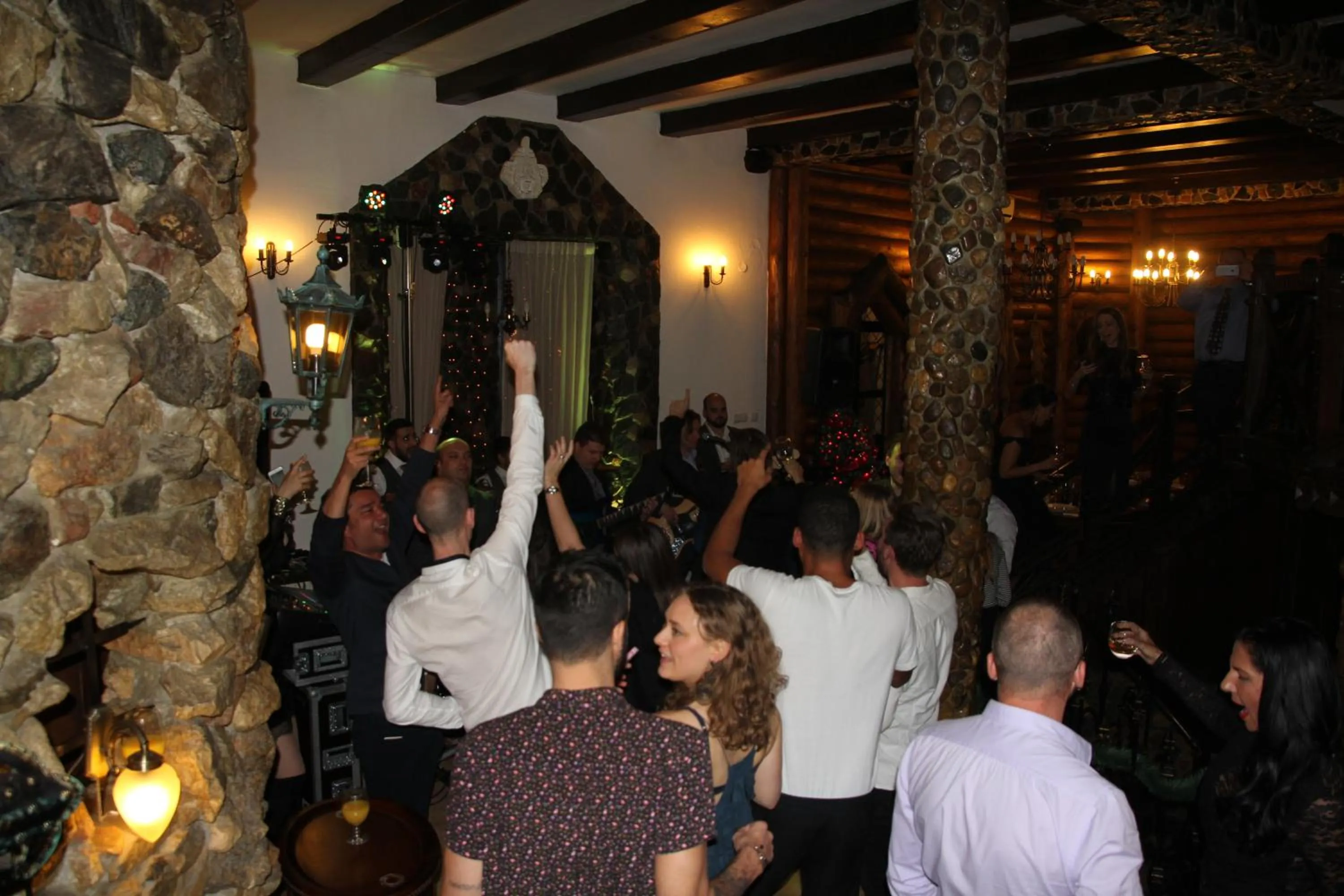 Evening entertainment in Hunter Prince Castle Hotel