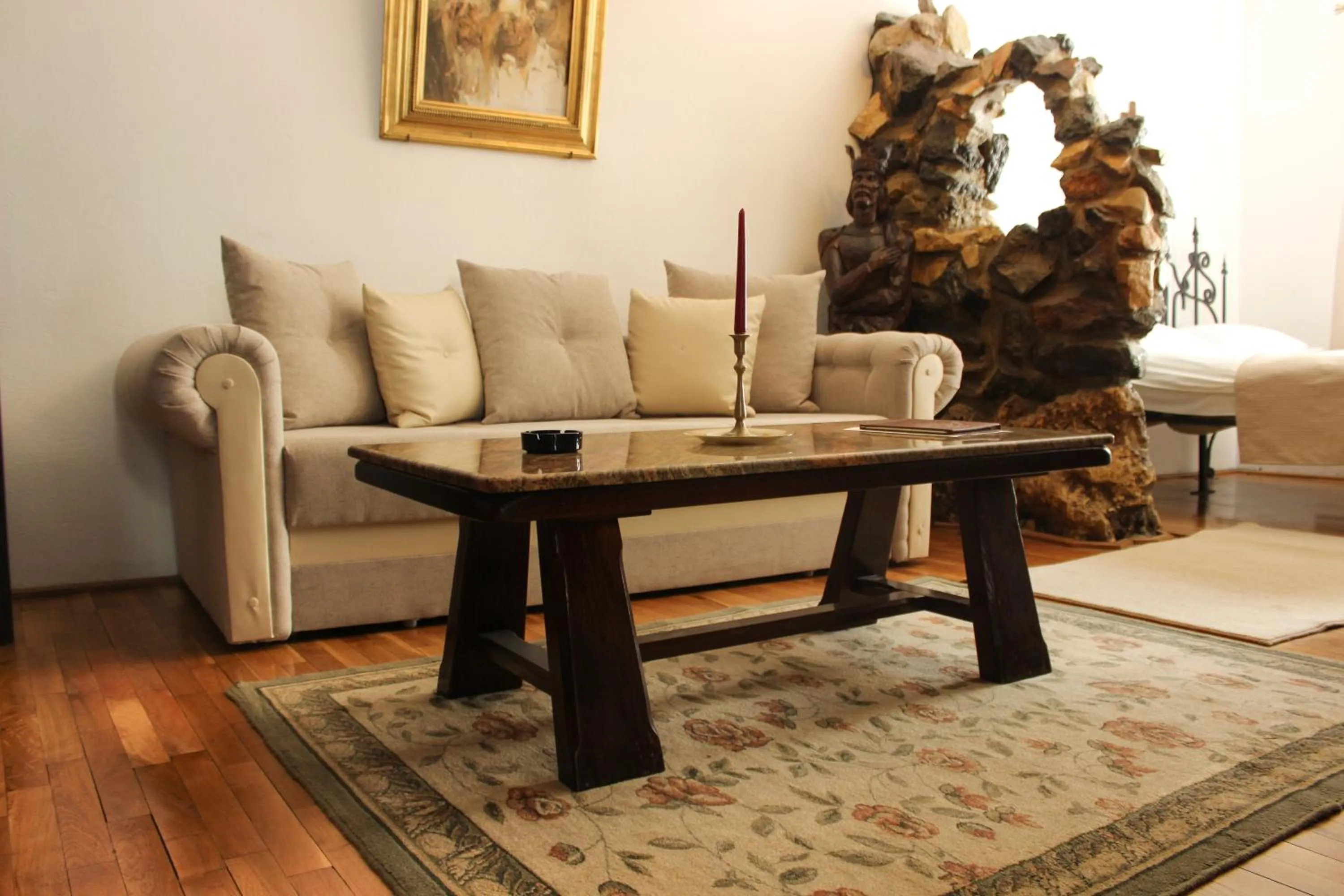 Living room in Hunter Prince Castle Hotel