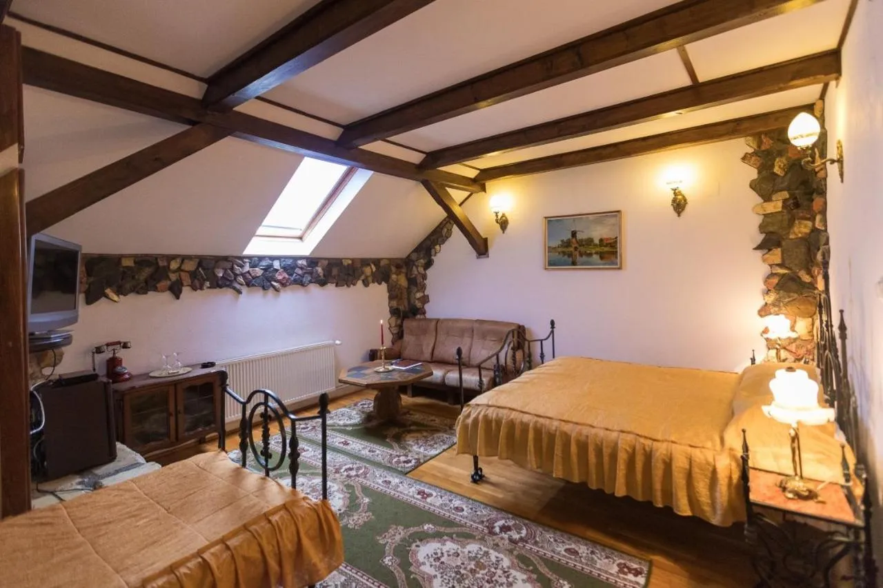 Photo of the whole room in Hunter Prince Castle Hotel