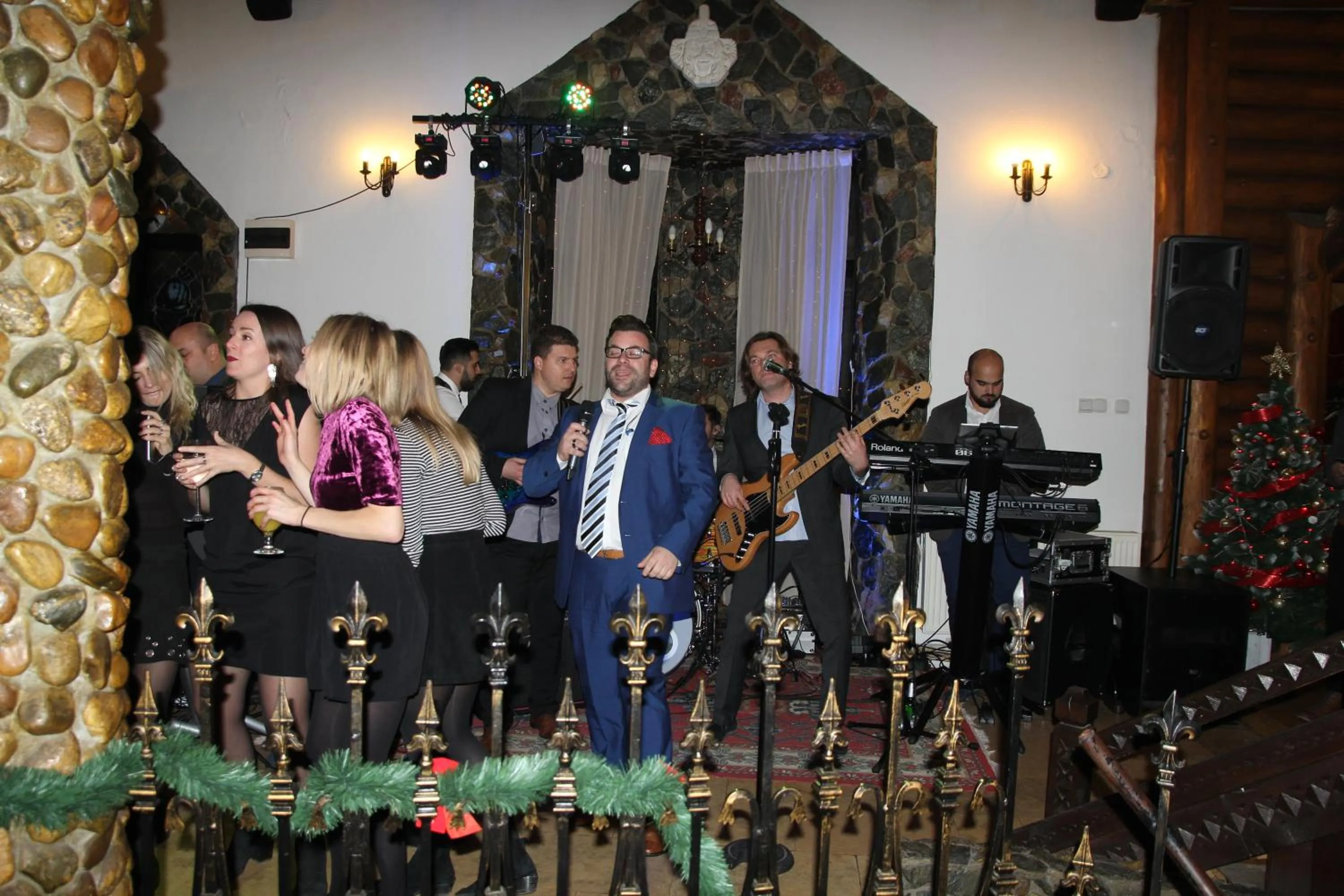 Evening entertainment in Hunter Prince Castle Hotel