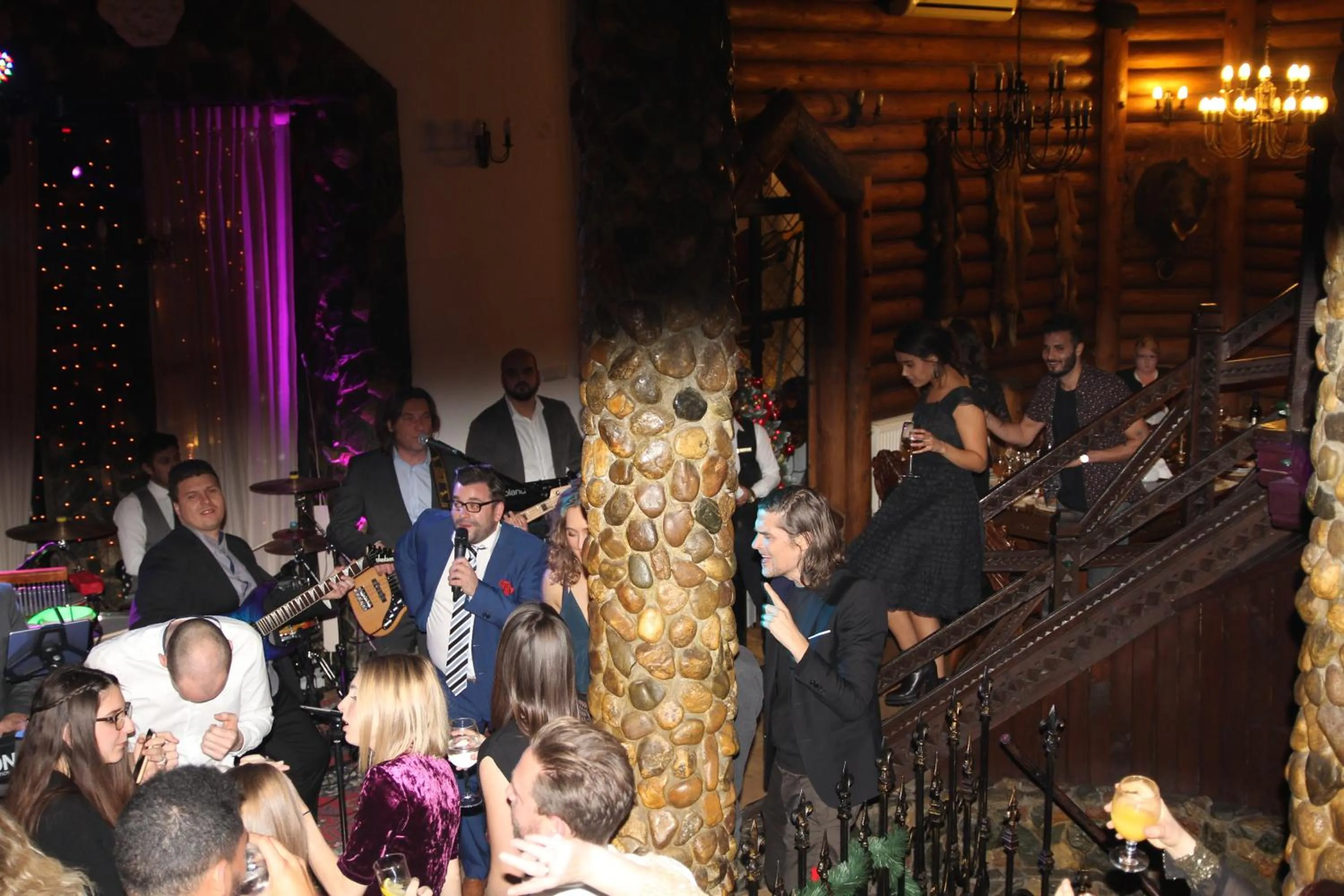 Evening entertainment in Hunter Prince Castle Hotel