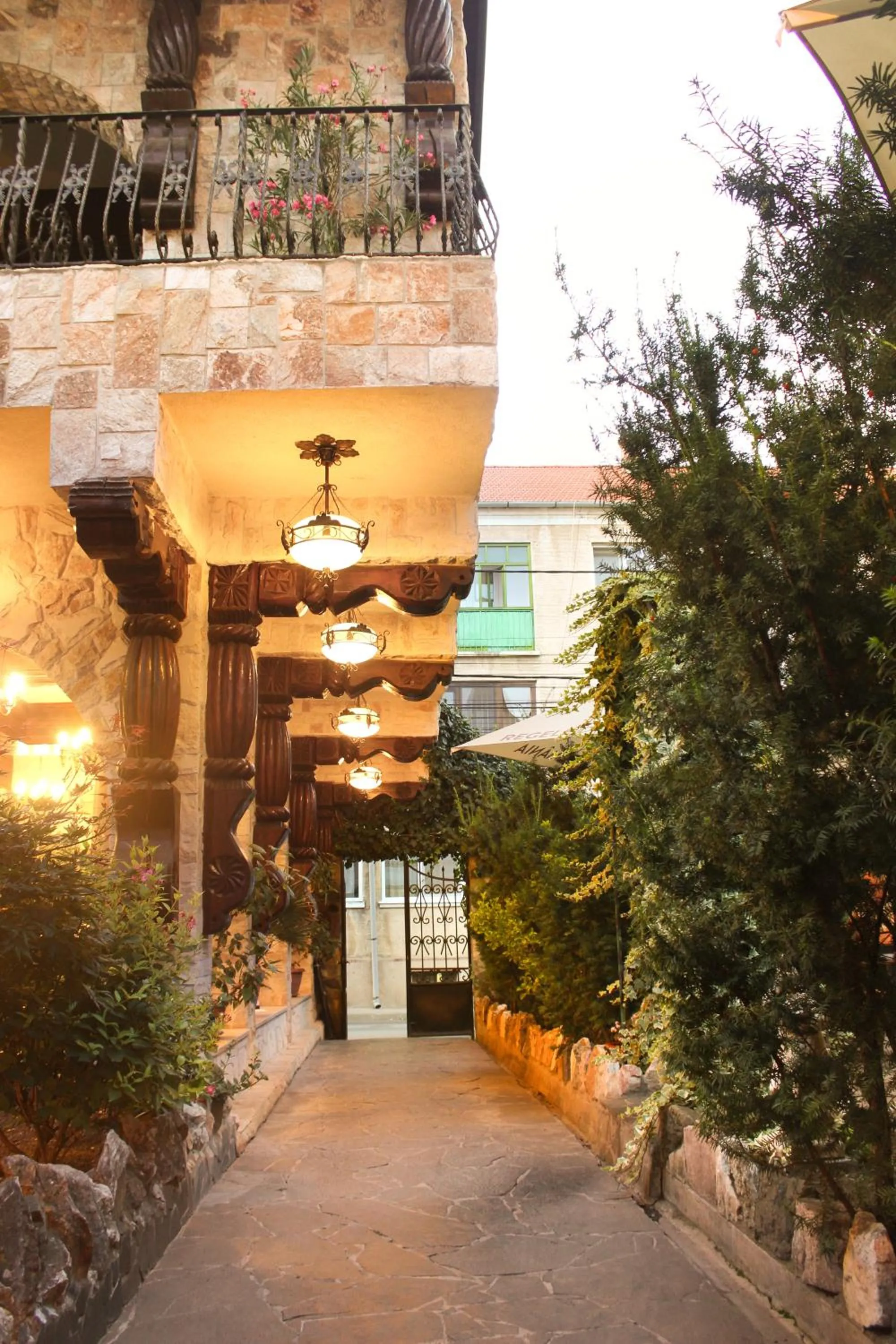 Garden in Hunter Prince Castle Hotel