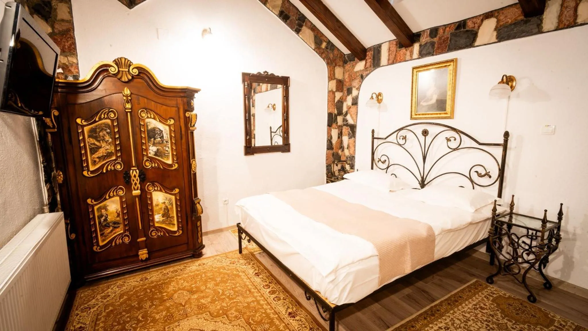 Bed in Hunter Prince Castle Hotel