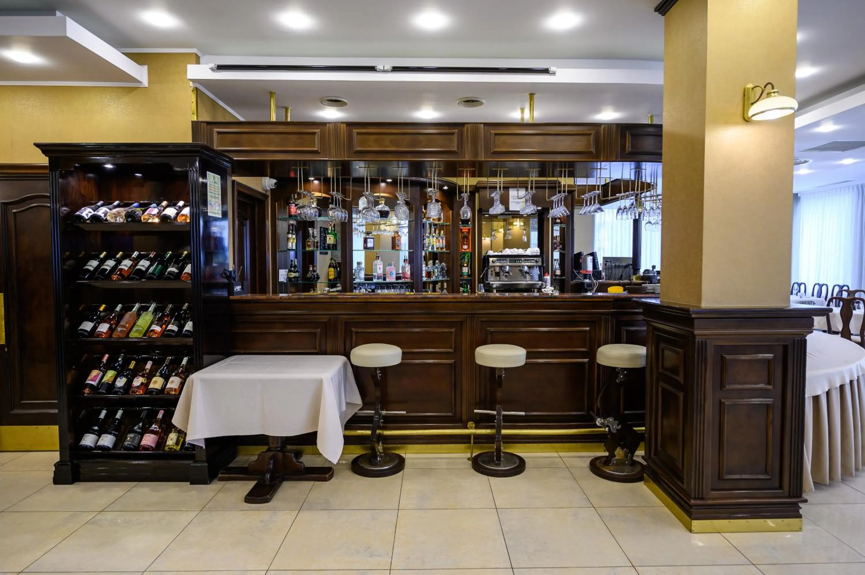 Restaurant/places to eat in Hotel Bulevard