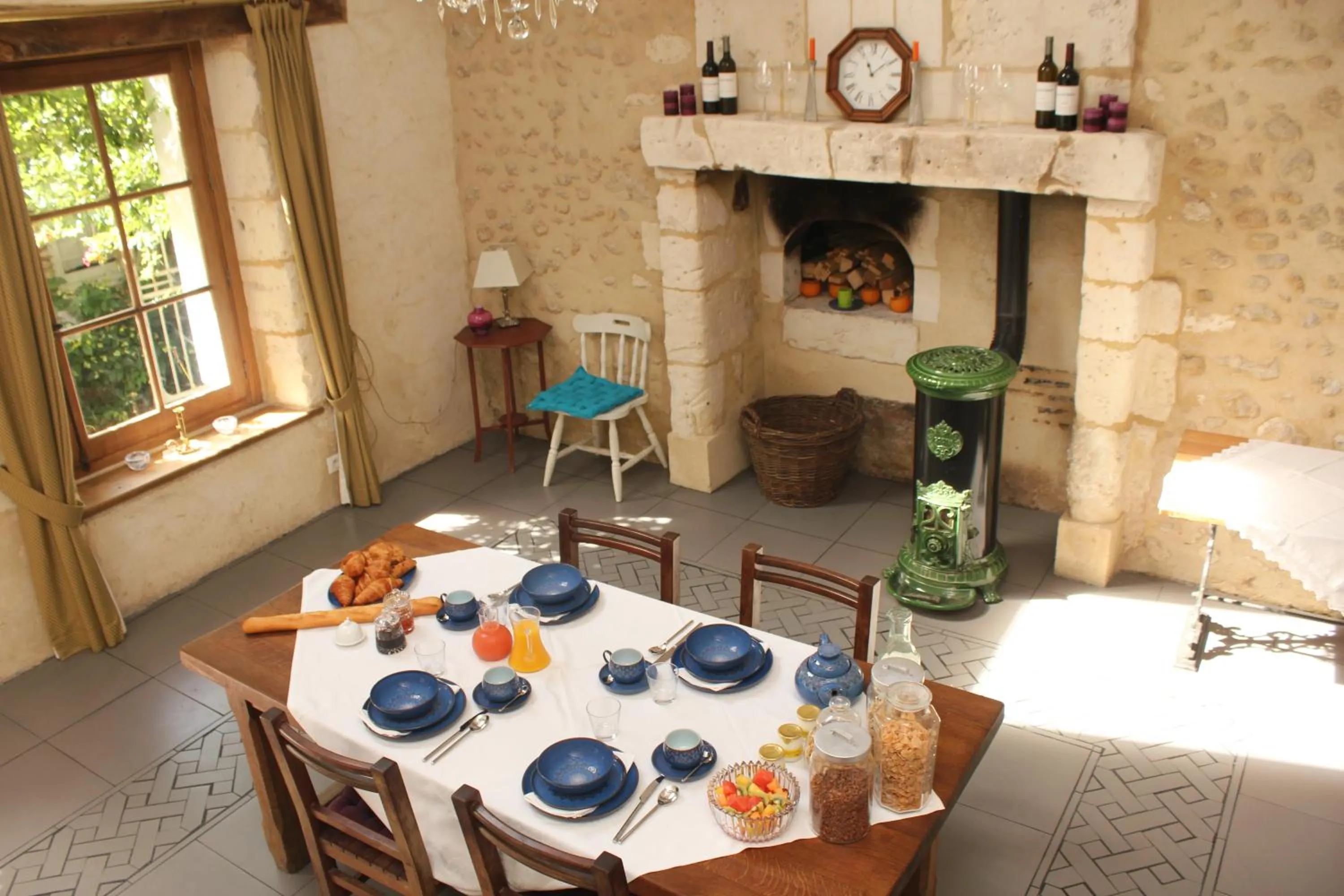 Dining area in Le Chaton Rouge