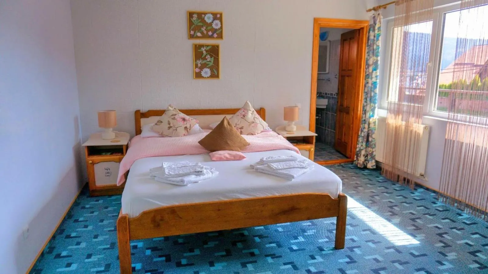 Photo of the whole room, Bed in Pension Paunasul