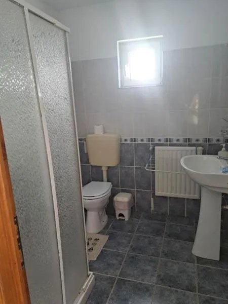 Toilet in Pension Paunasul