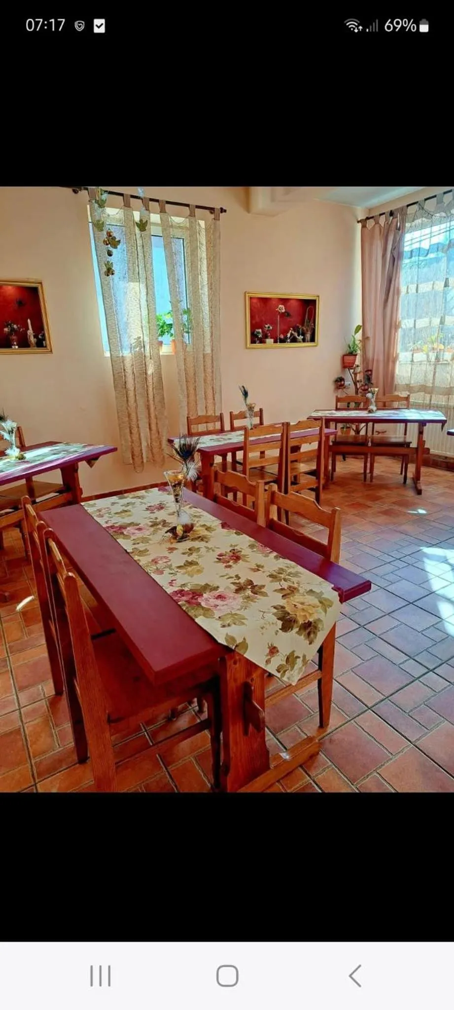 Restaurant/places to eat in Pension Paunasul
