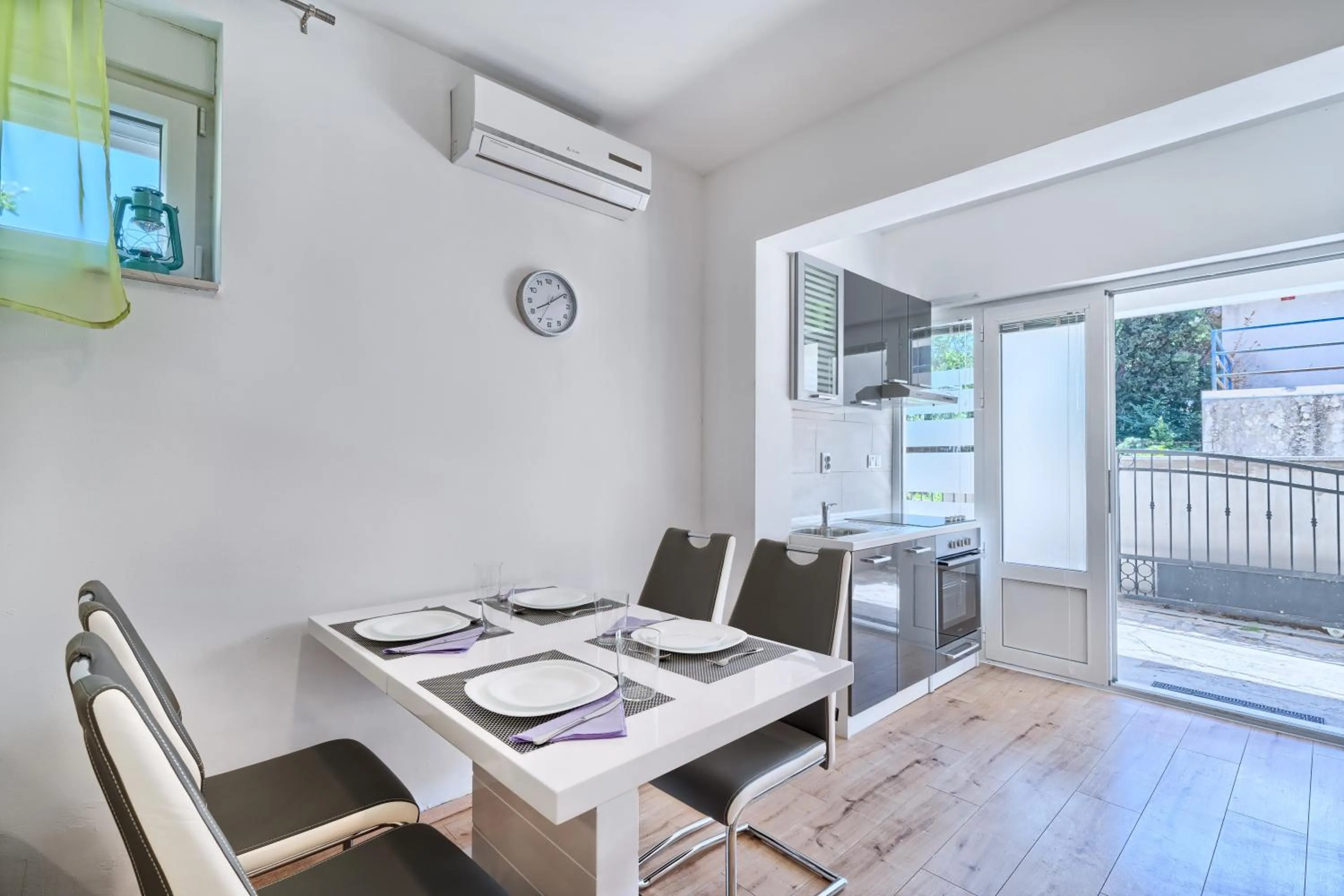 One-Bedroom Apartment in Apartments Meštrović with heated swiming pool- near Split