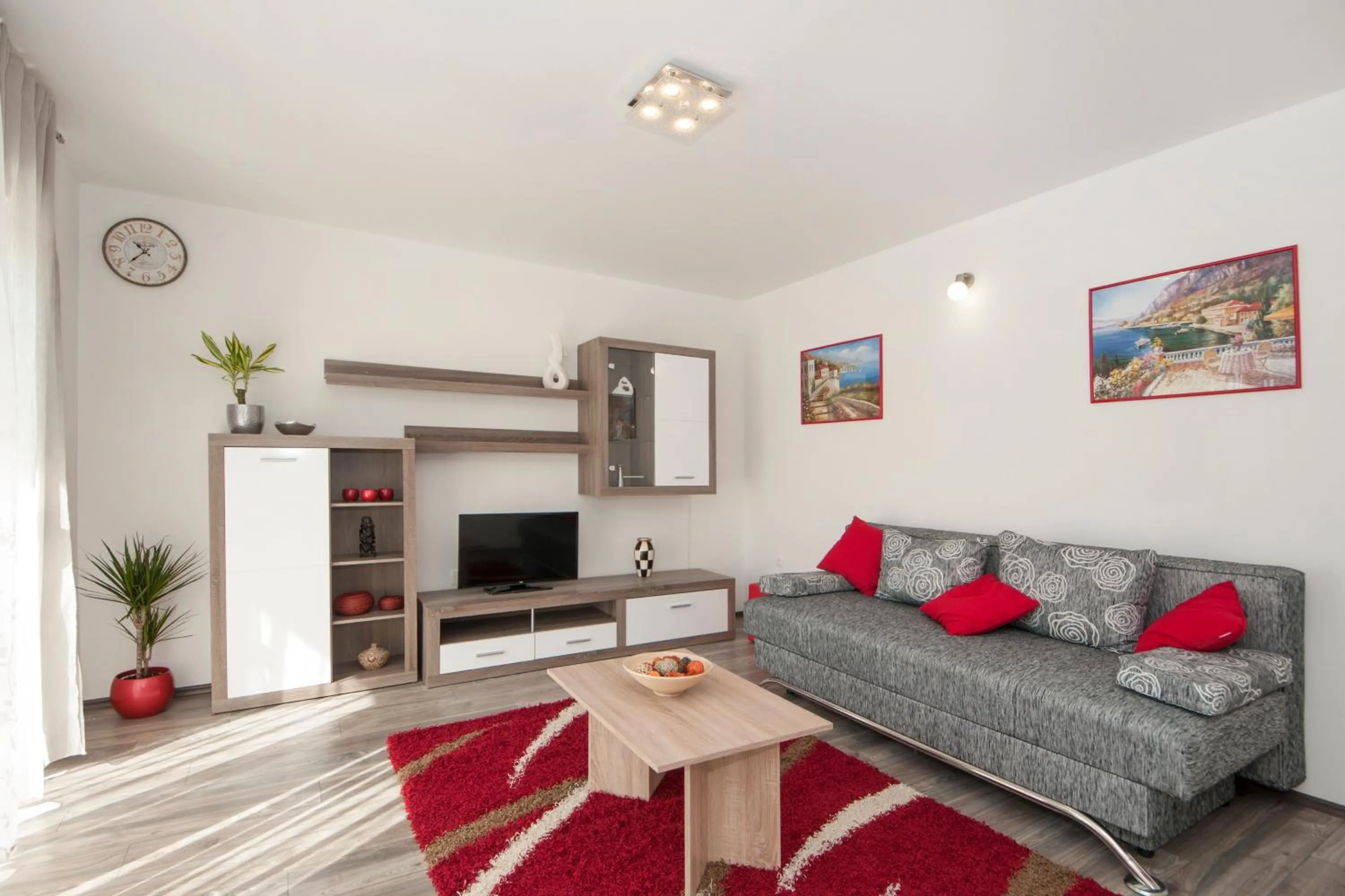 Family Two-Bedroom Apartment with Balcony in Apartments Meštrović with heated swiming pool- near Split