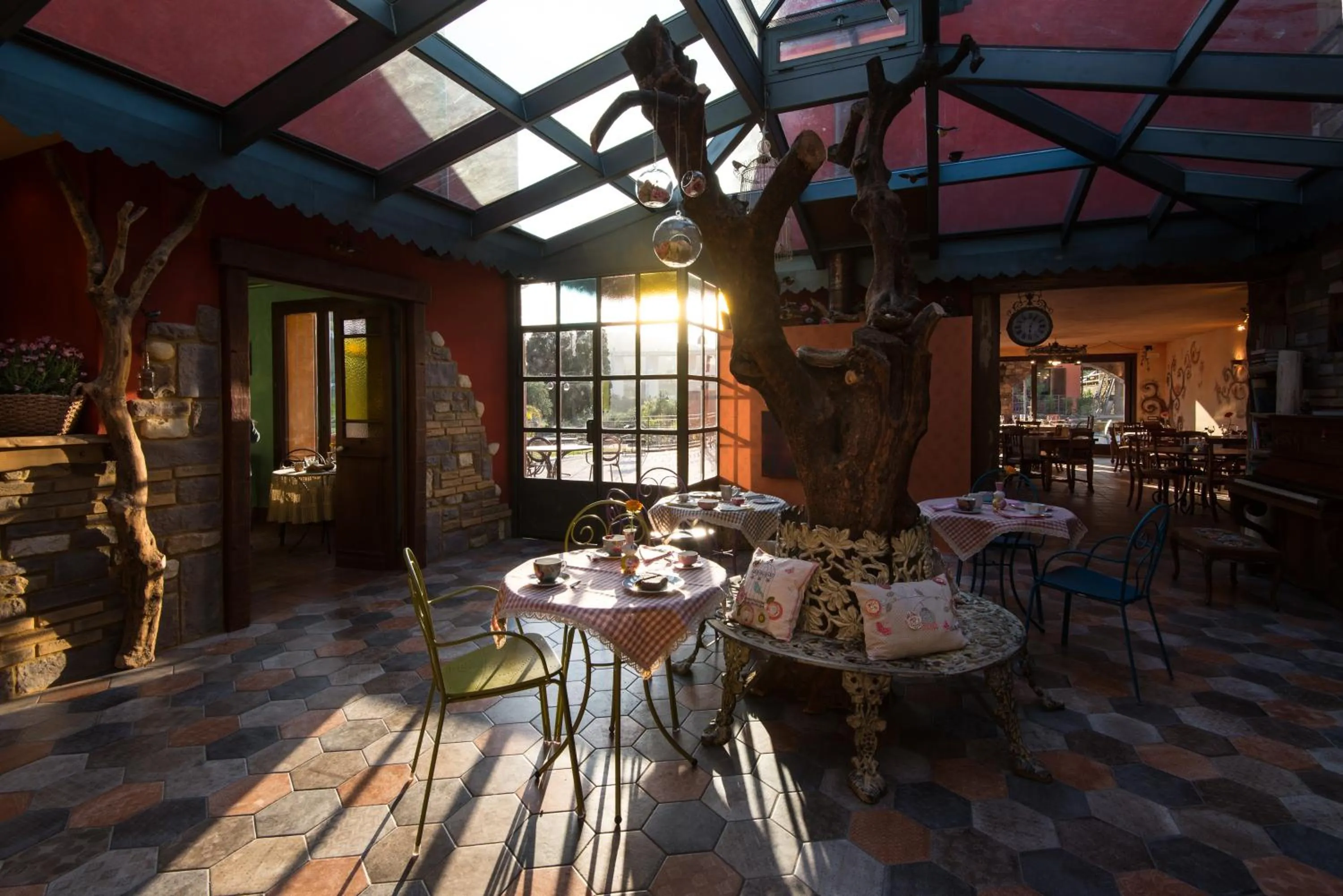 Restaurant/places to eat in Leonardo Resort