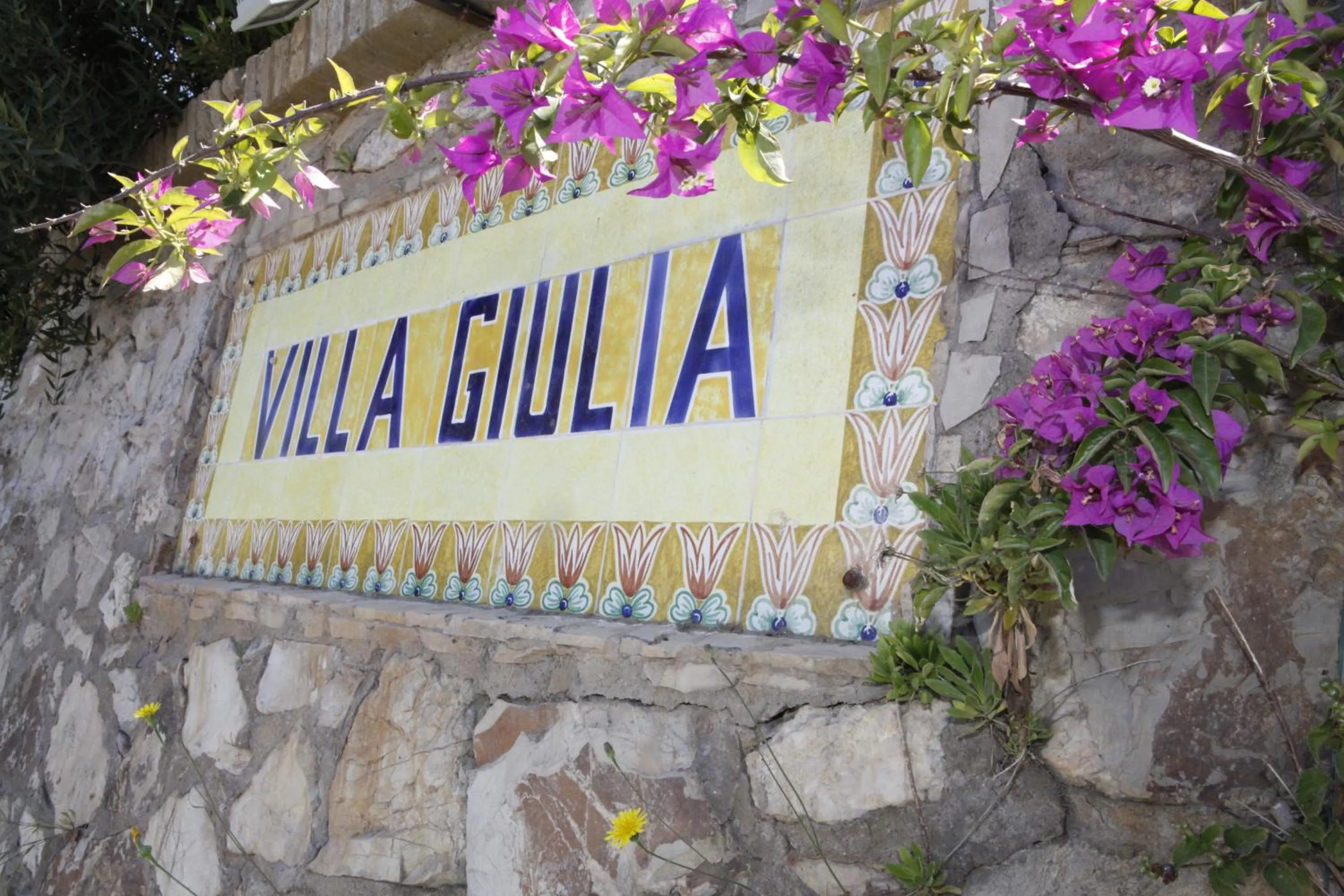 Facade/entrance in Hotel Villa Giulia