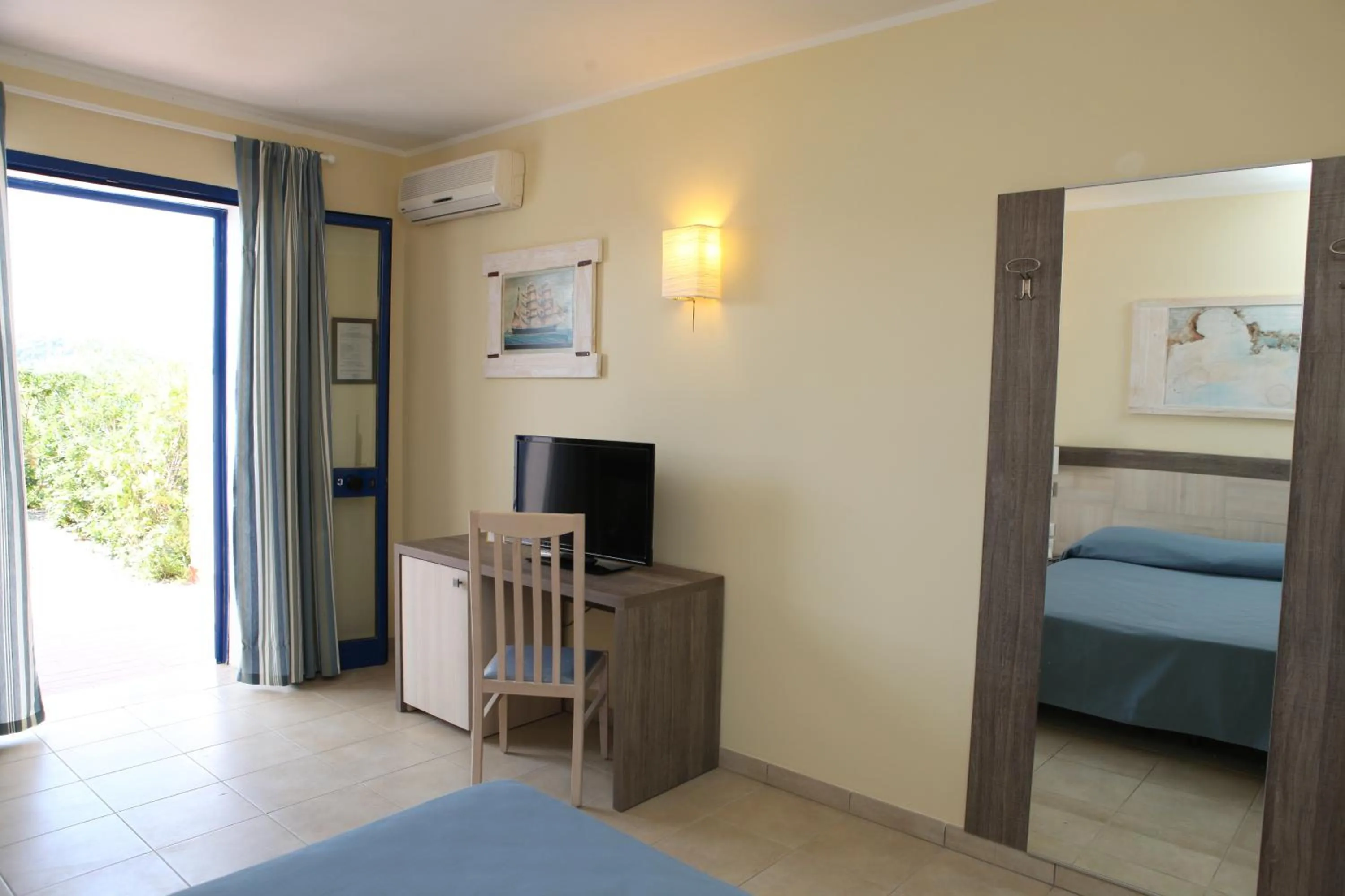 Decorative detail, Bed in Hotel Villa Giulia