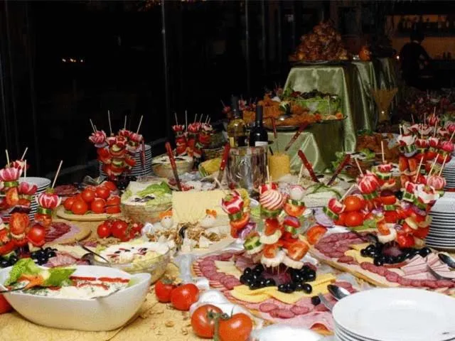 Food and drinks in Hotel Wolf 2