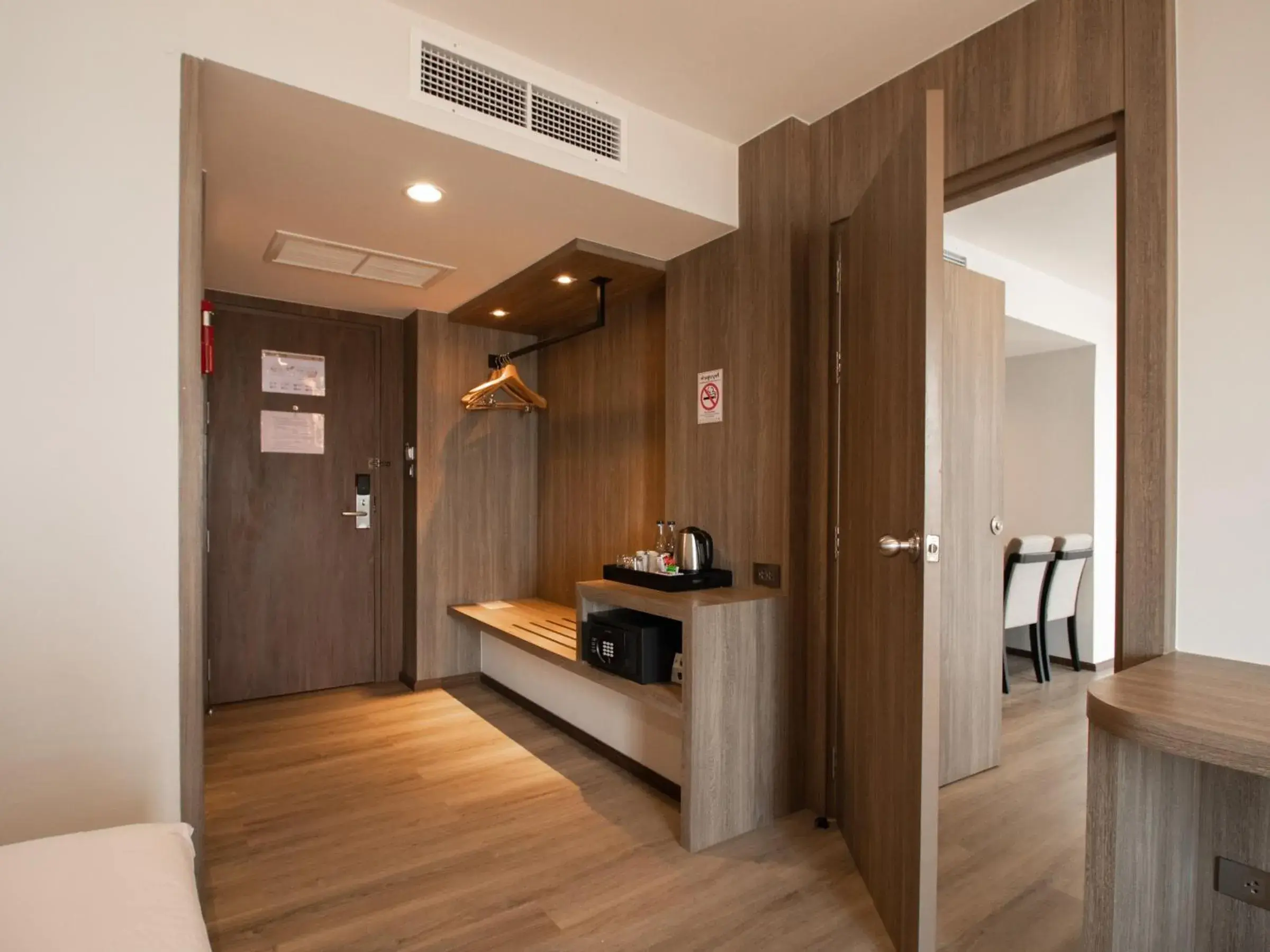 Bedroom in Fortune View Khong Hotel Nakhon Phanom Bedroom in Fortune View Khong Hotel Nakhon Phanom