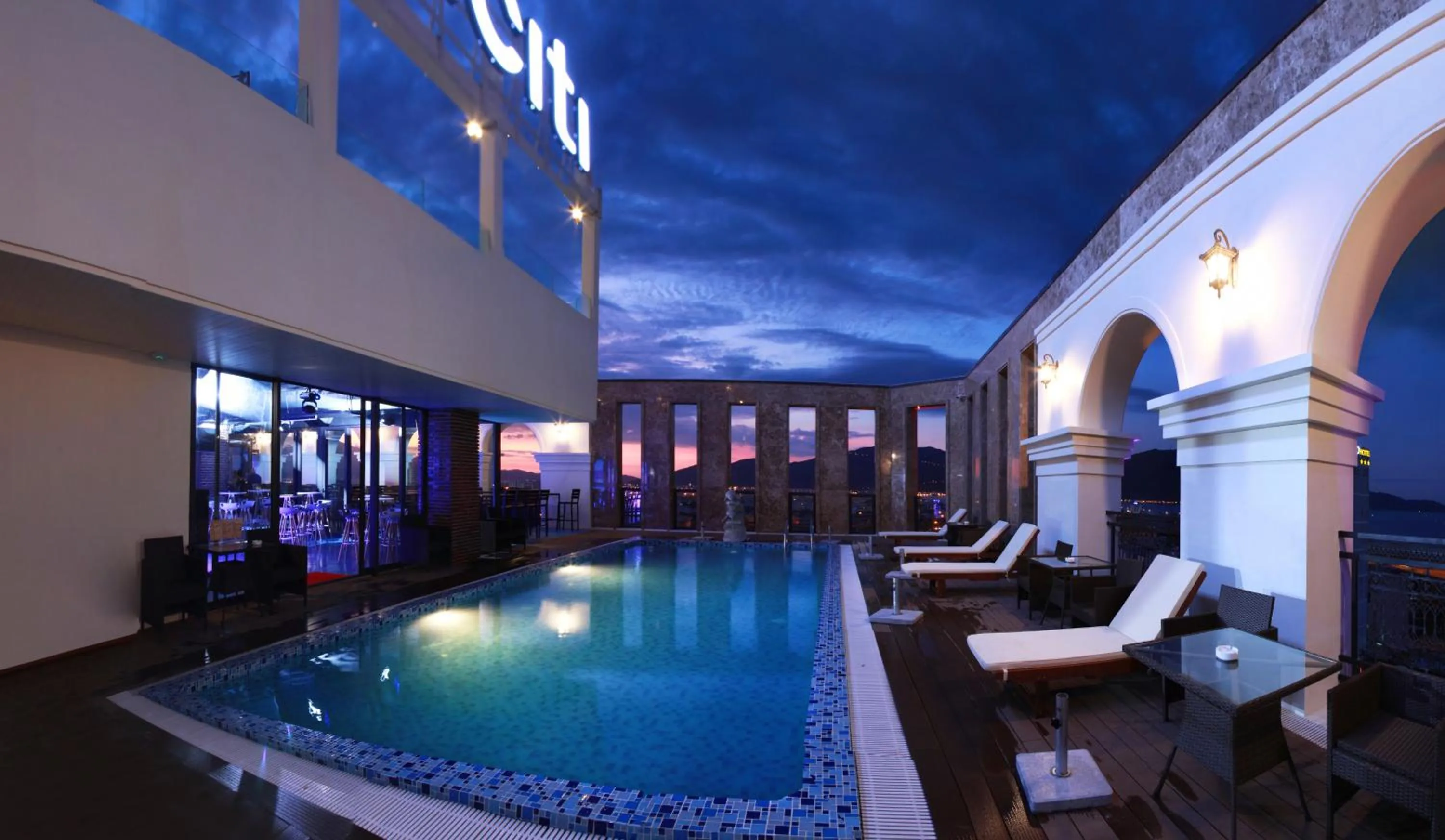 Night in Danaciti Hotel