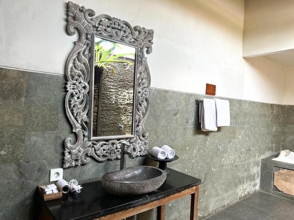 Santosha Villas & Spa