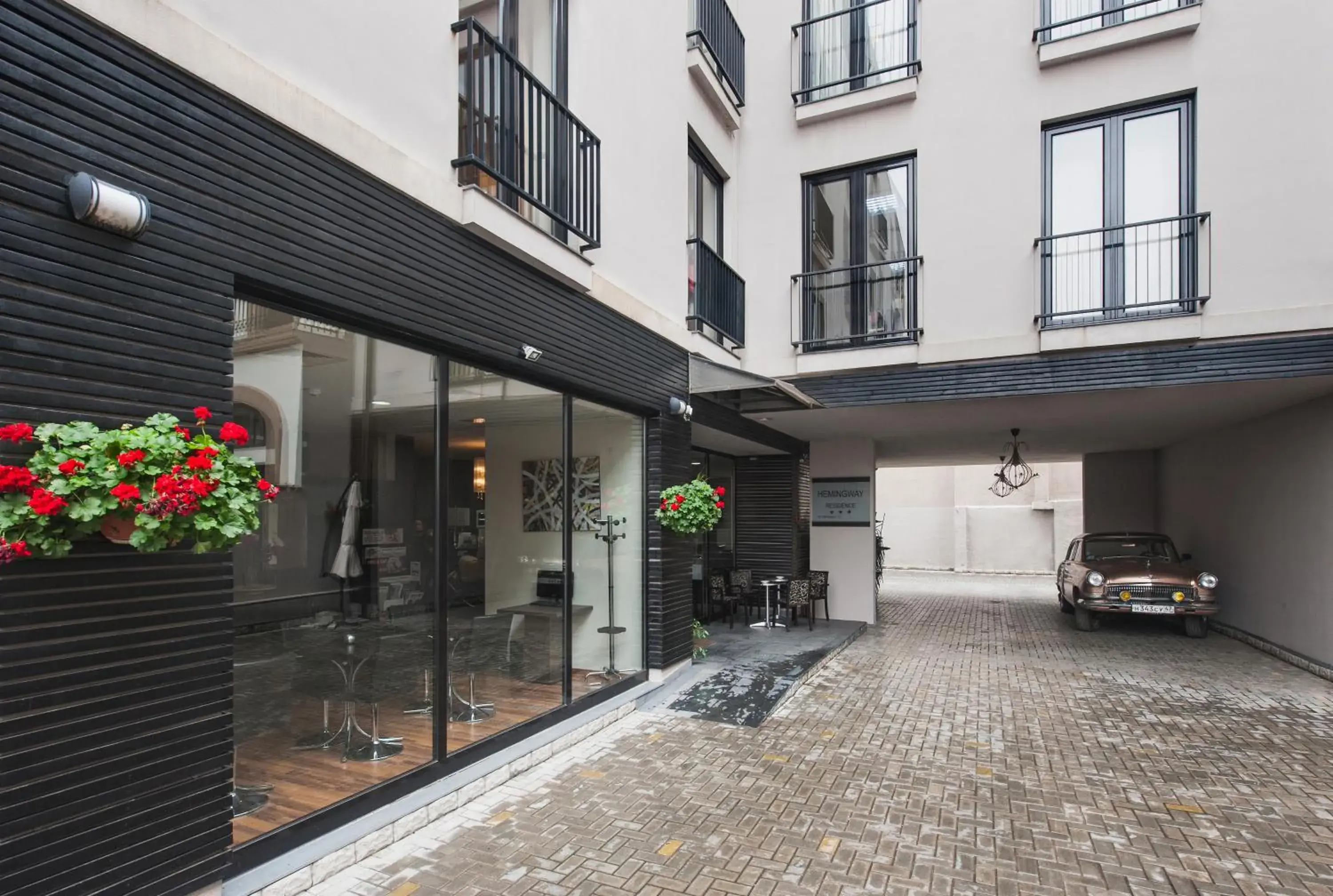 Facade/entrance in Hotel Hemingway Residence Facade/entrance in Hotel Hemingway Residence