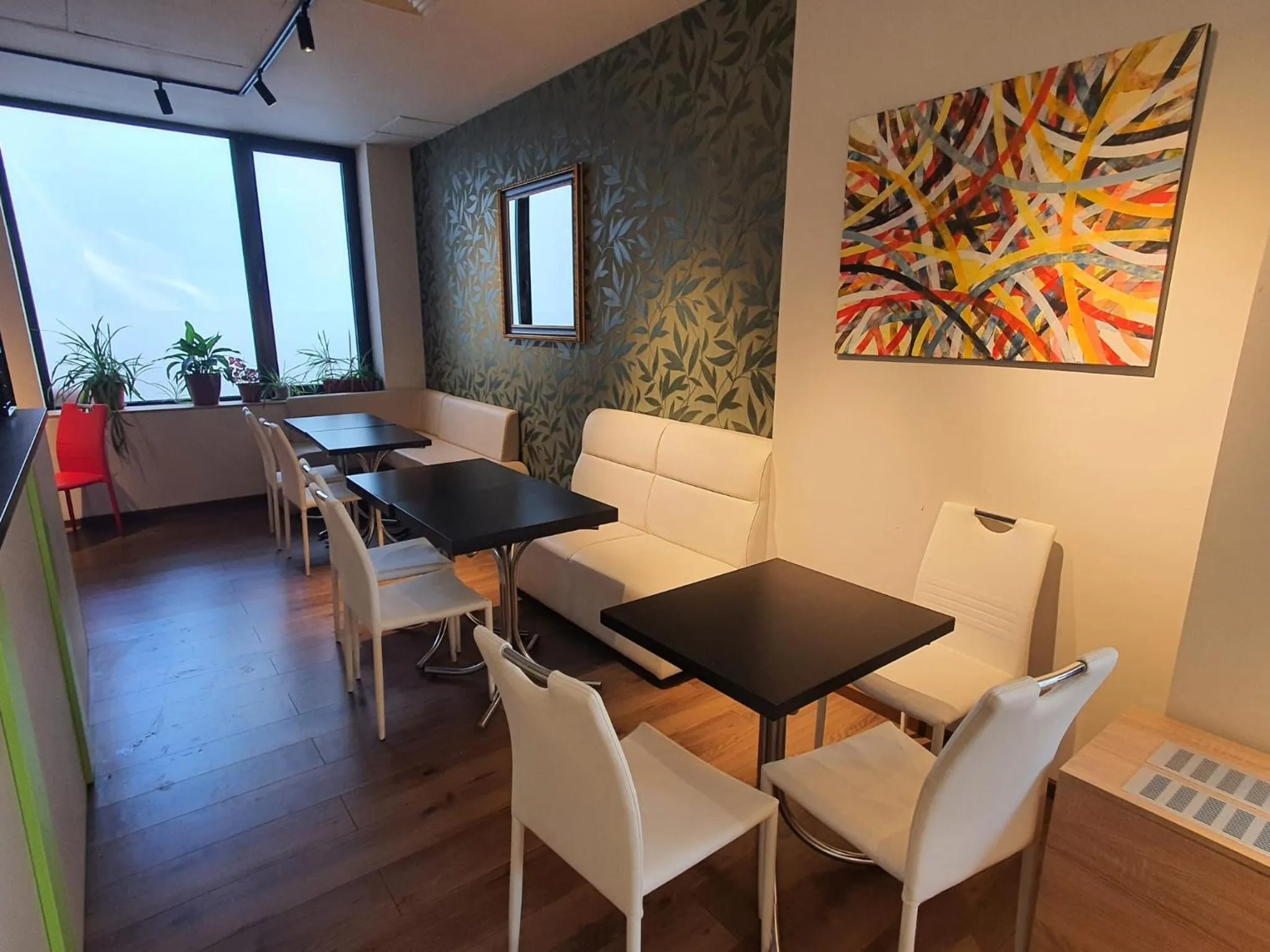 Restaurant/places to eat in Hotel Hemingway Residence