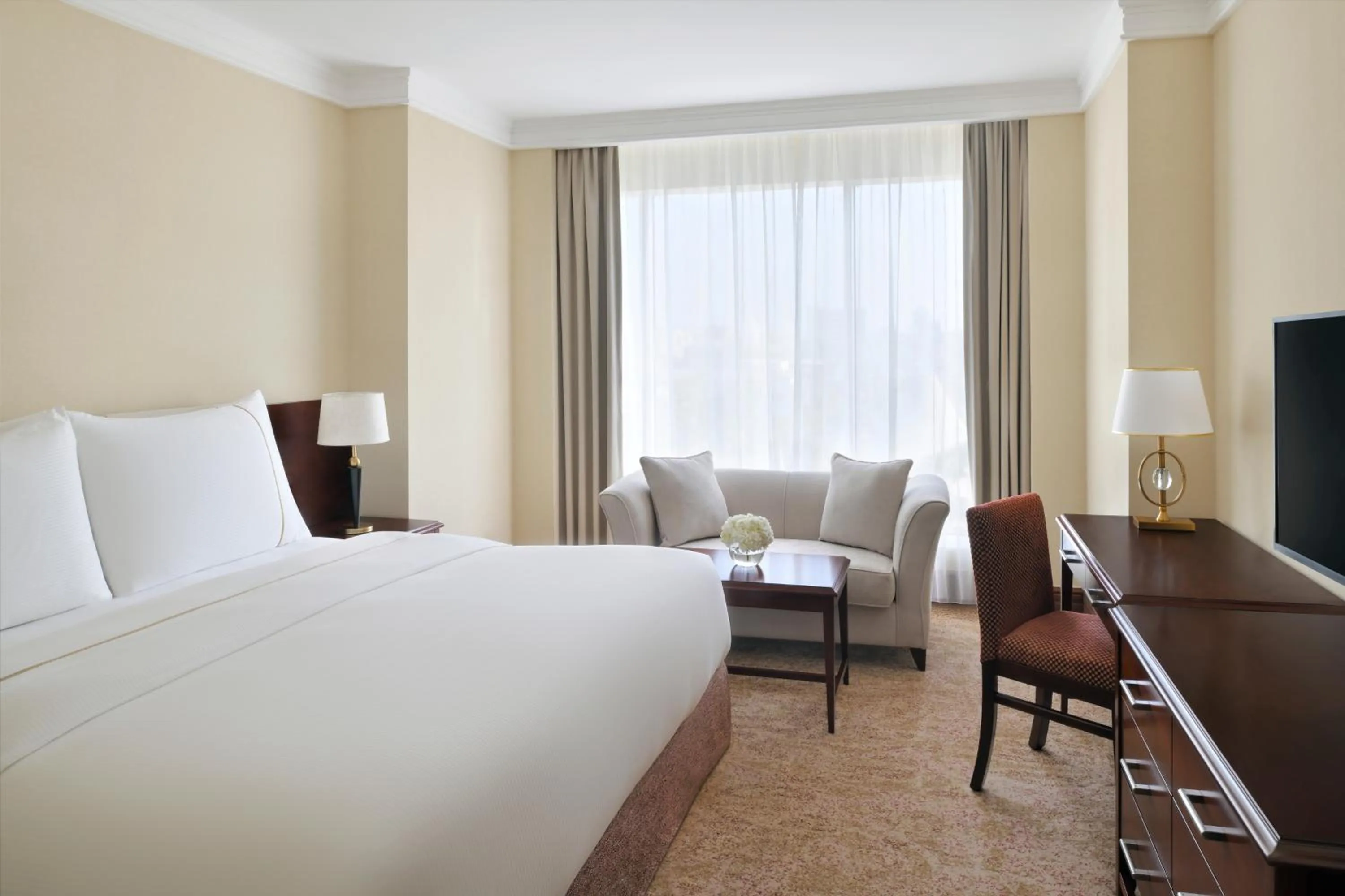 Bed in Mövenpick Hotel City Star Jeddah