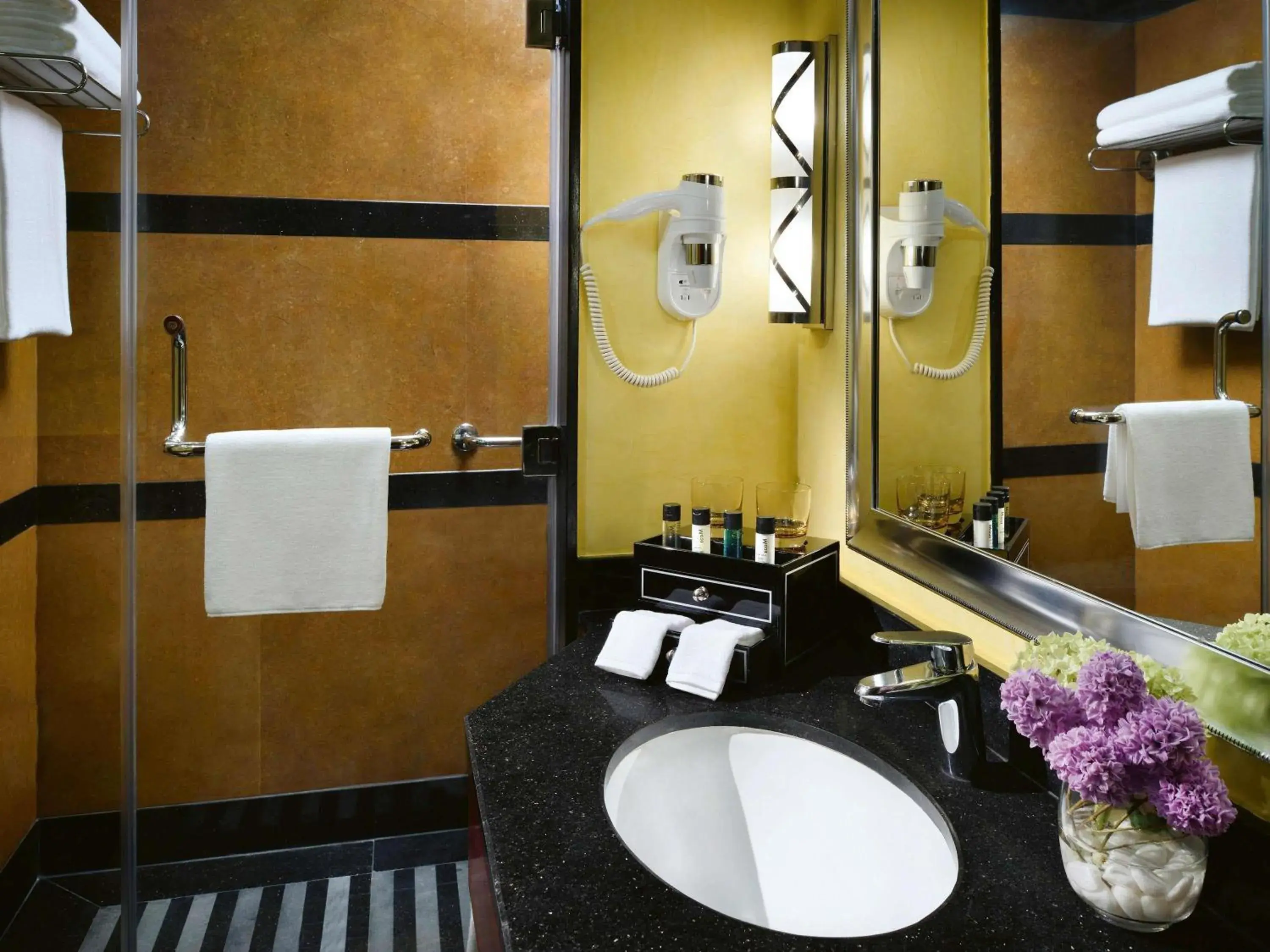 Business King Suite in Mövenpick Hotel City Star Jeddah Business King Suite in Mövenpick Hotel City Star Jeddah