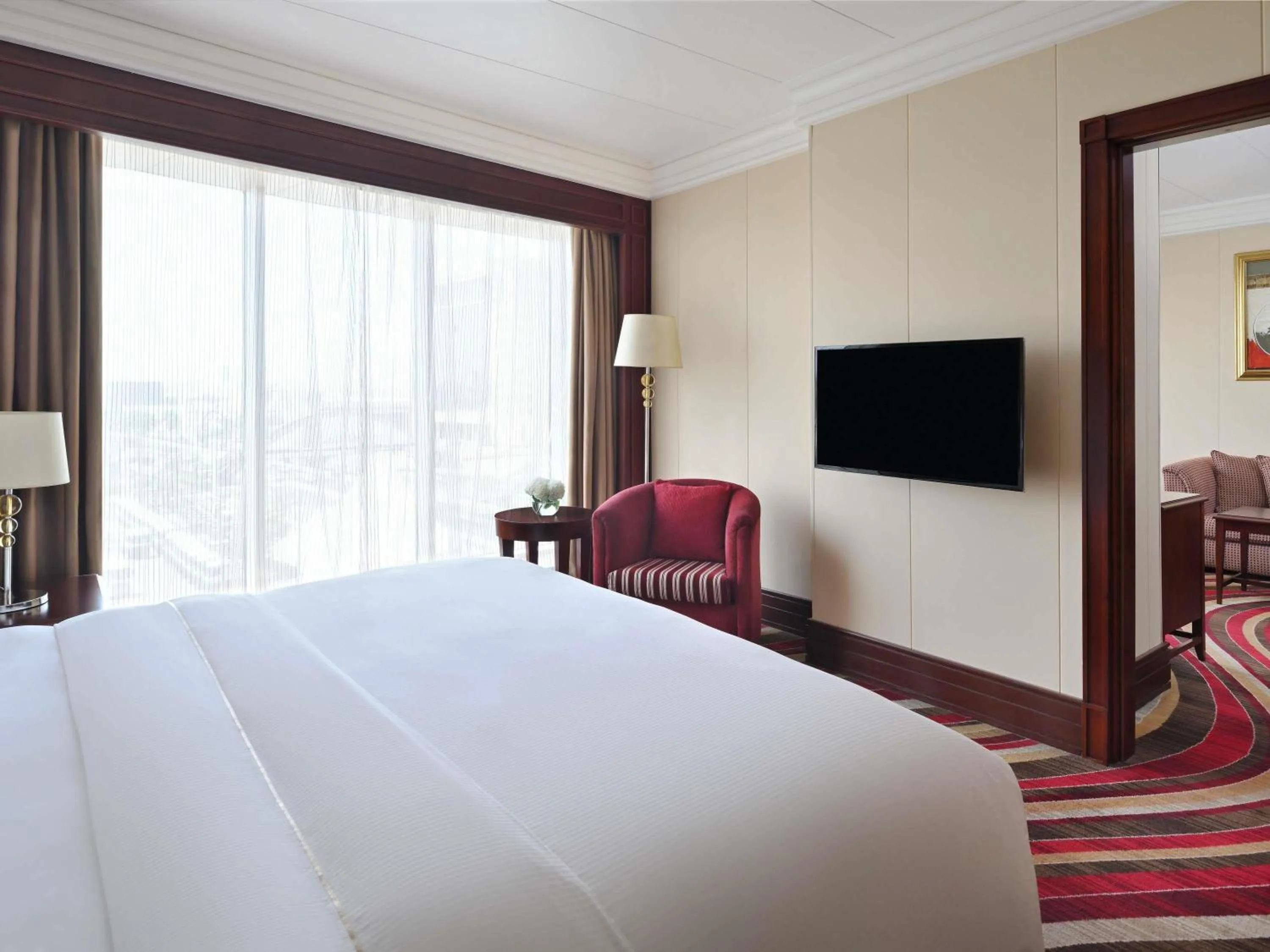 Bedroom, Bed in Mövenpick Hotel City Star Jeddah