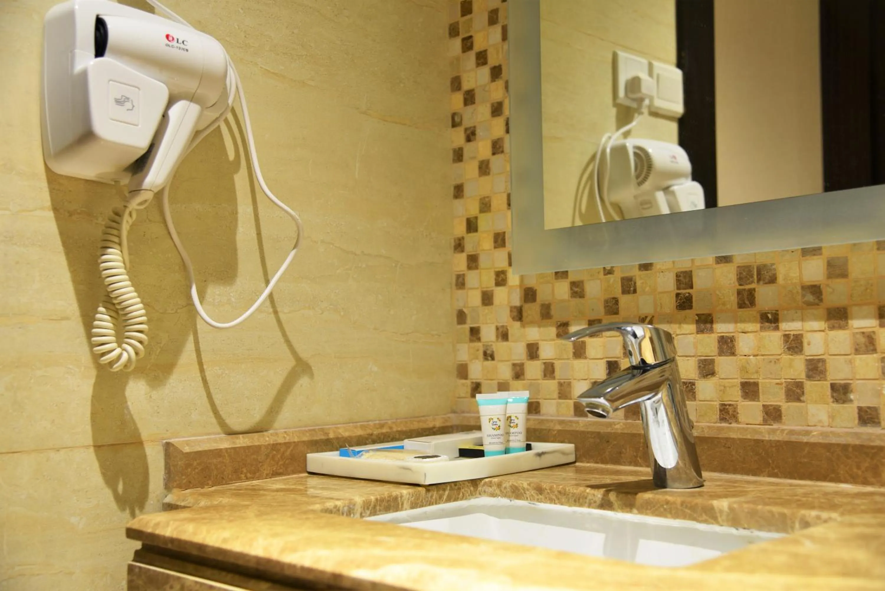 Toilet in Afraa Hotel