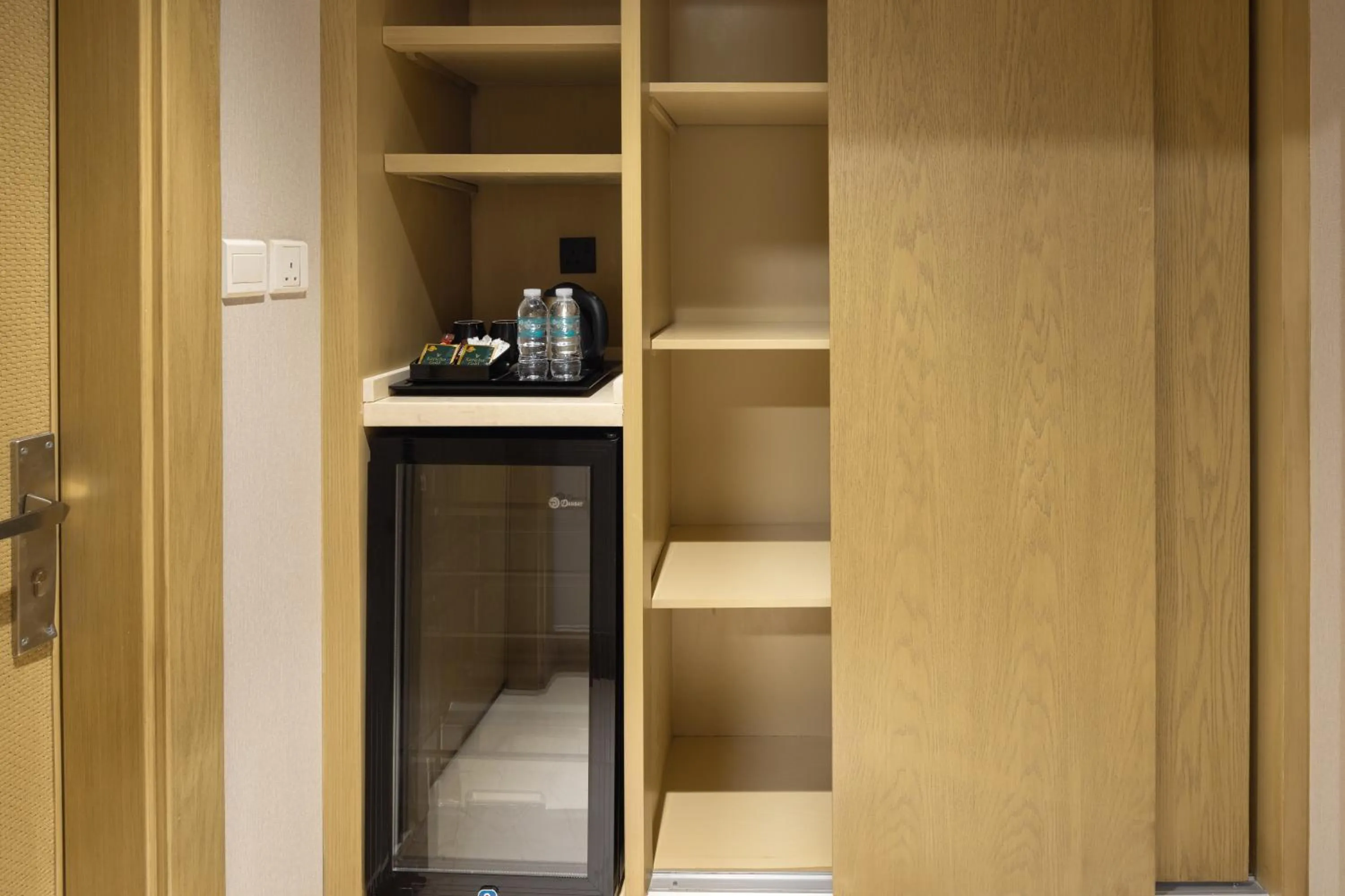 wardrobe in فندق عفراء