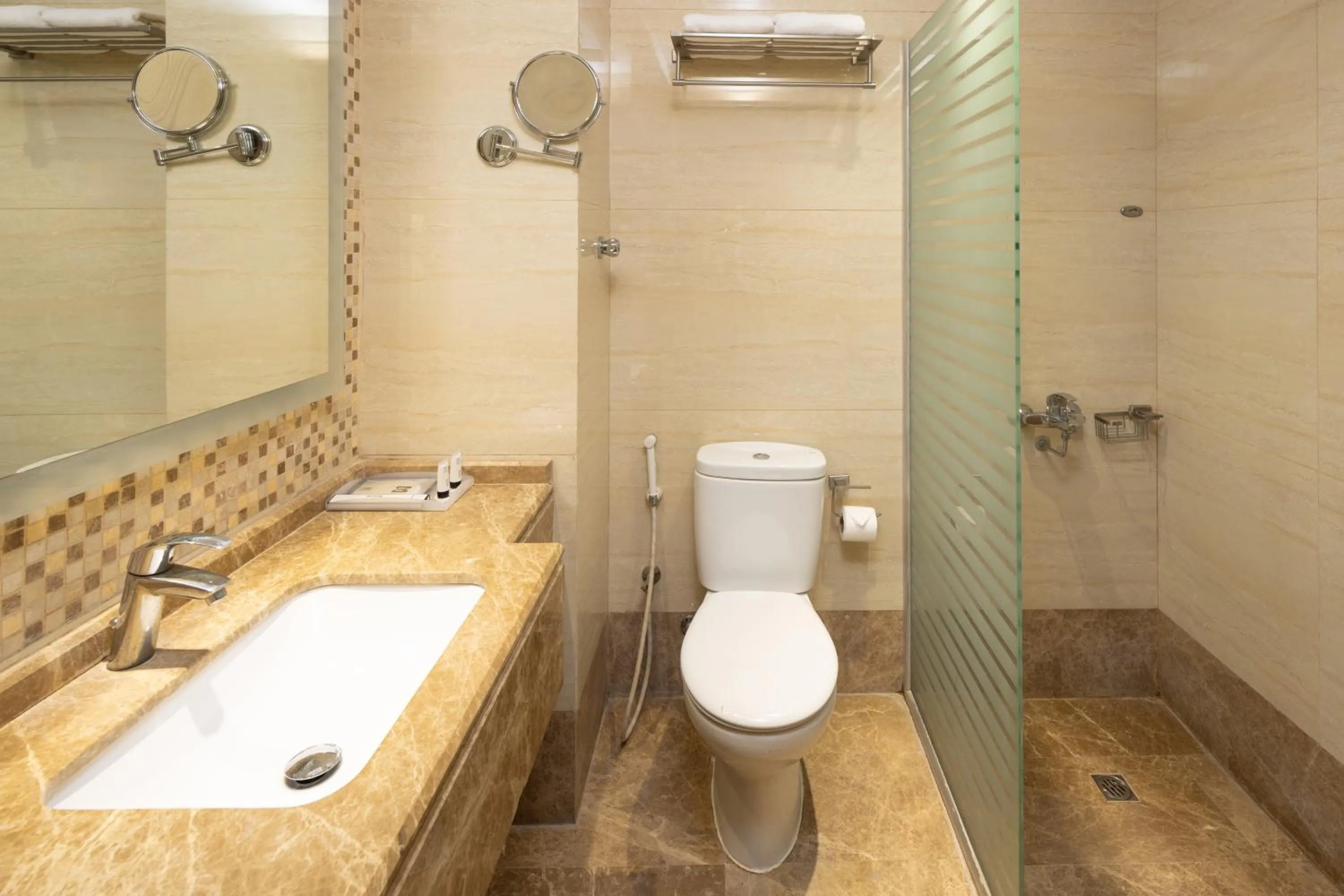 Shower in فندق عفراء