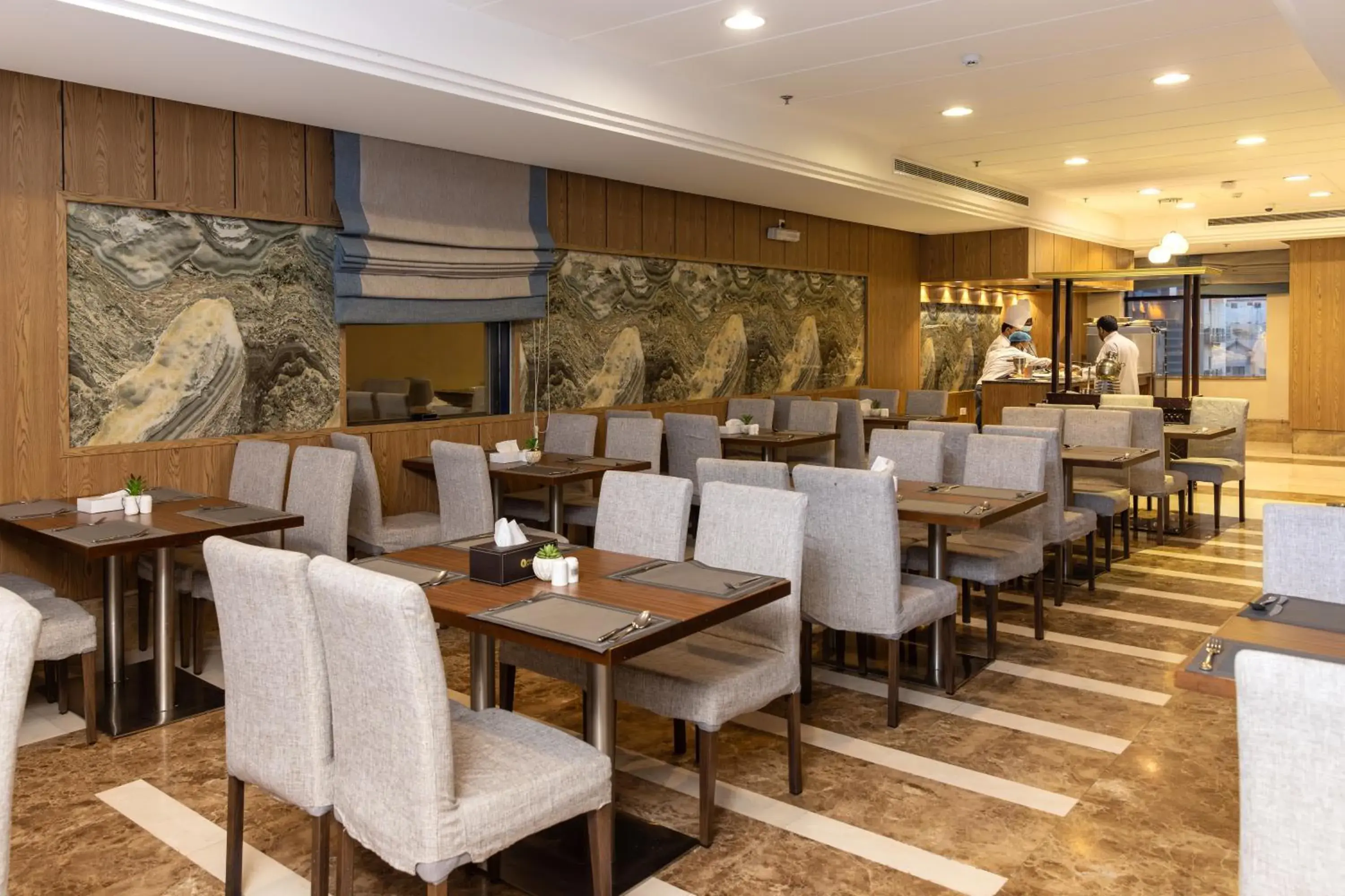 Restaurant/places to eat in فندق عفراء Restaurant/places to eat in فندق عفراء