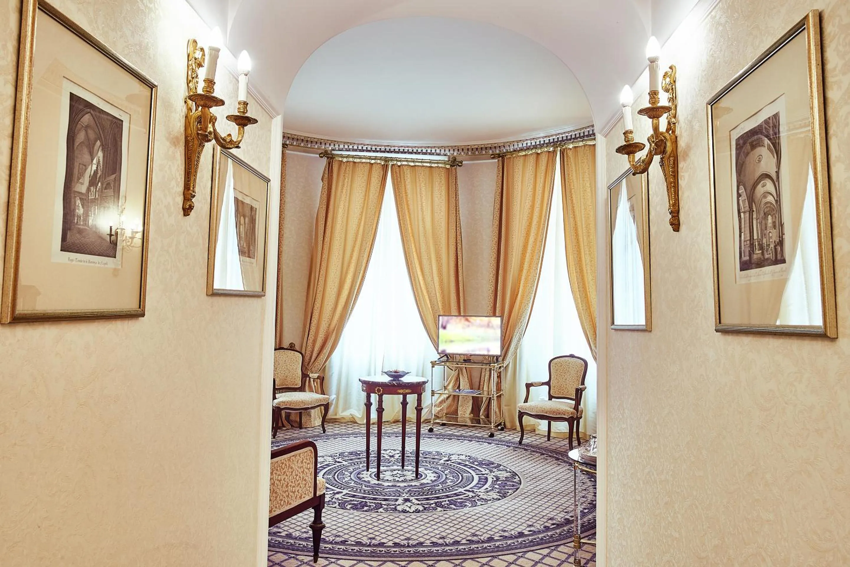 Living room in Grand Hotel Continental Bucuresti