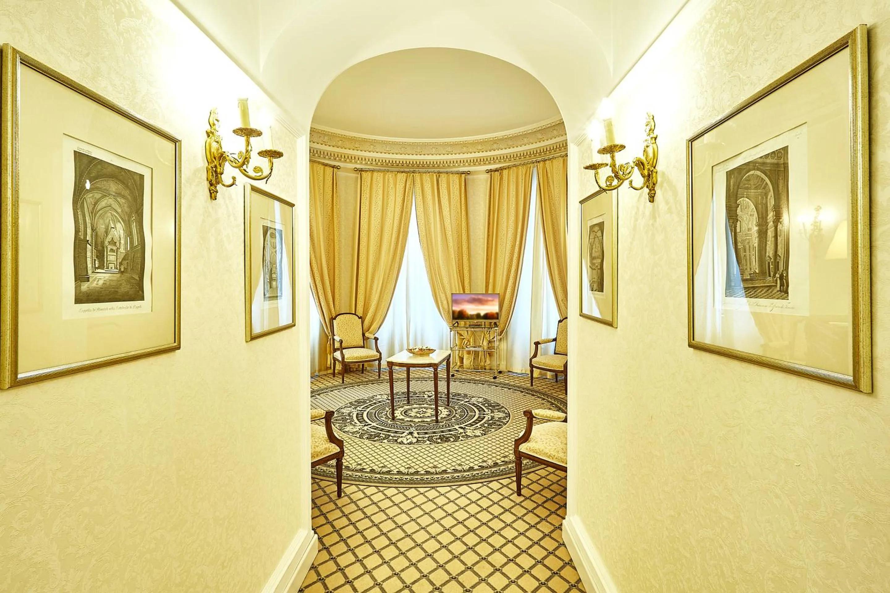 Living room in Grand Hotel Continental Bucuresti
