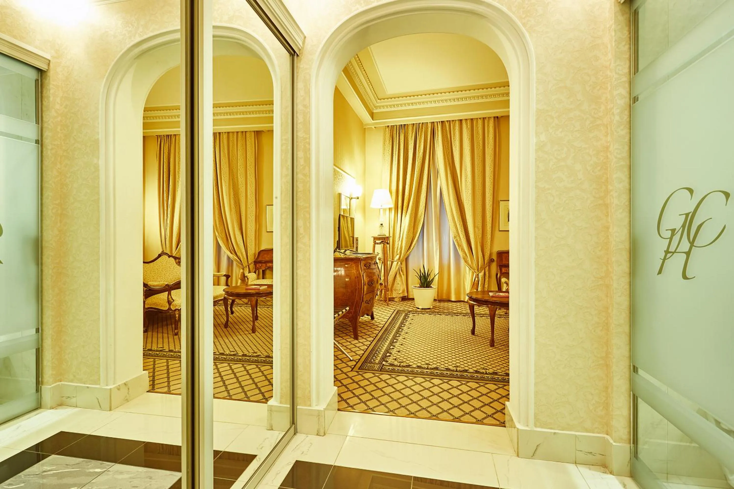Photo of the whole room in Grand Hotel Continental Bucuresti