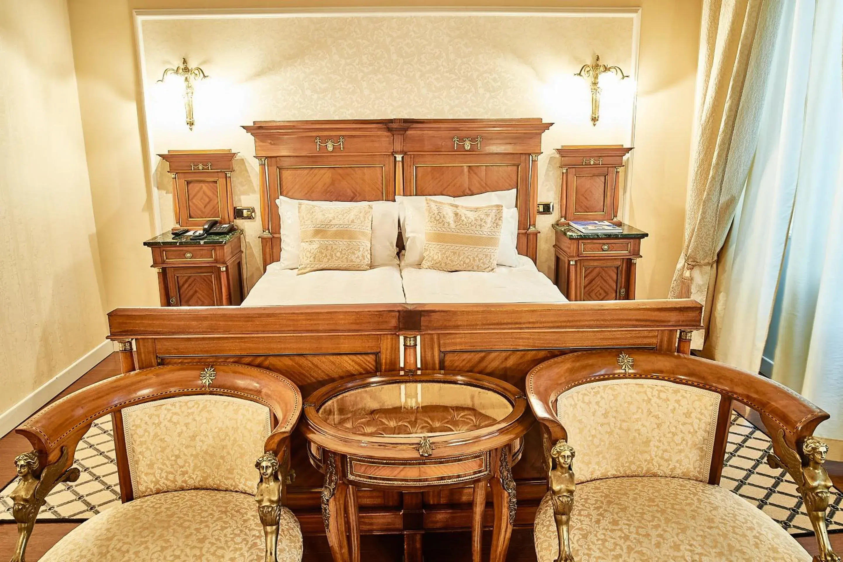 Photo of the whole room, Bed in Grand Hotel Continental Bucuresti Photo of the whole room, Bed in Grand Hotel Continental Bucuresti