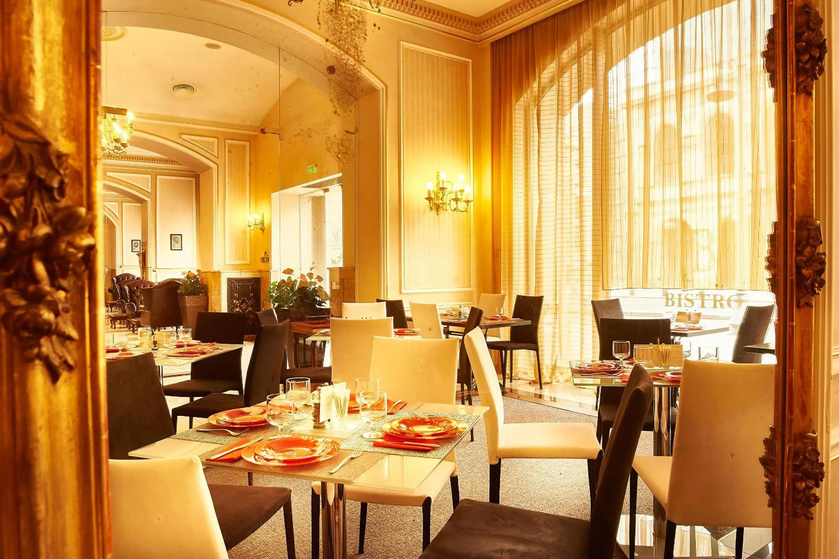 Restaurant/places to eat in Grand Hotel Continental Bucuresti Restaurant/places to eat in Grand Hotel Continental Bucuresti
