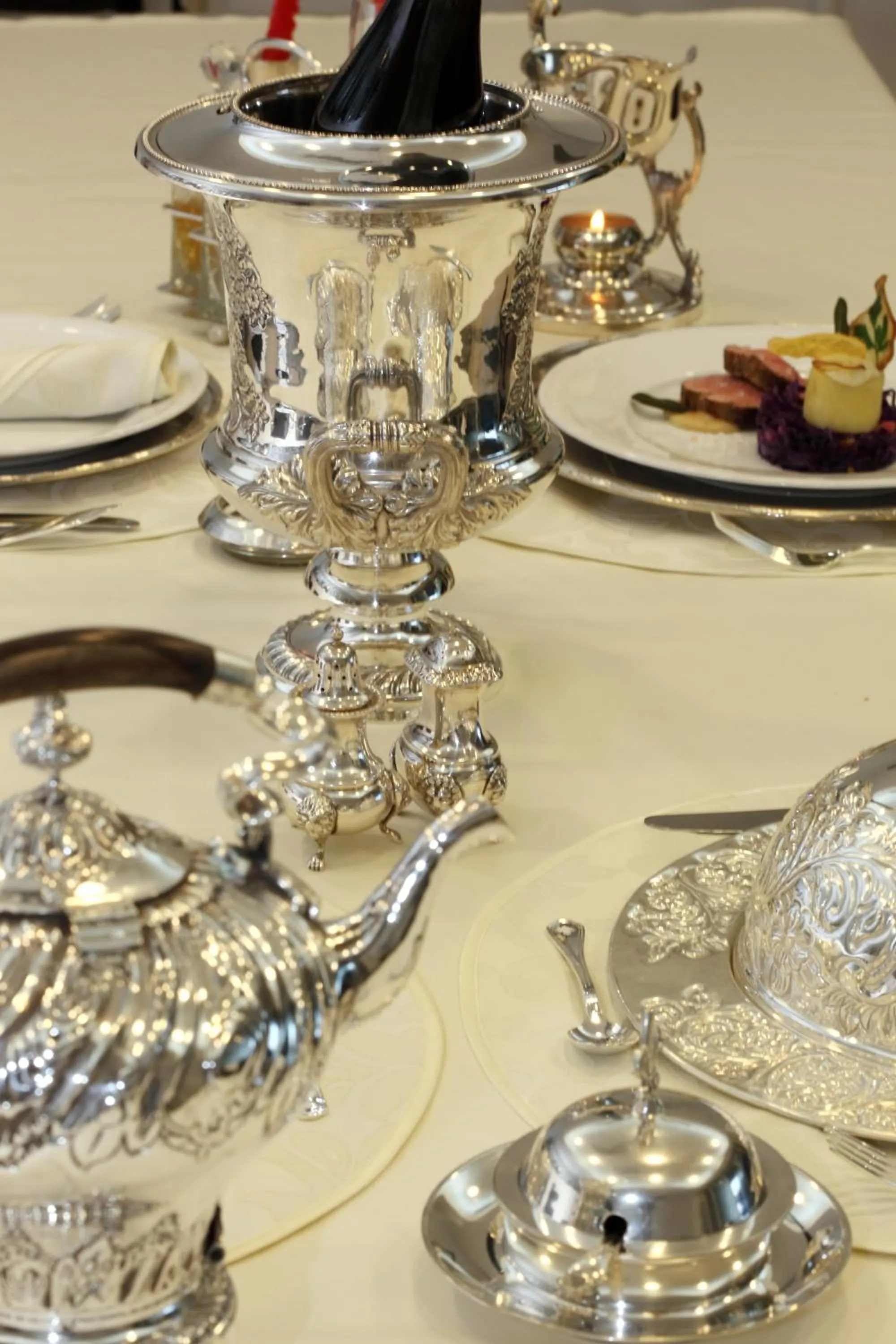 Food and drinks in Grand Hotel Continental Bucuresti