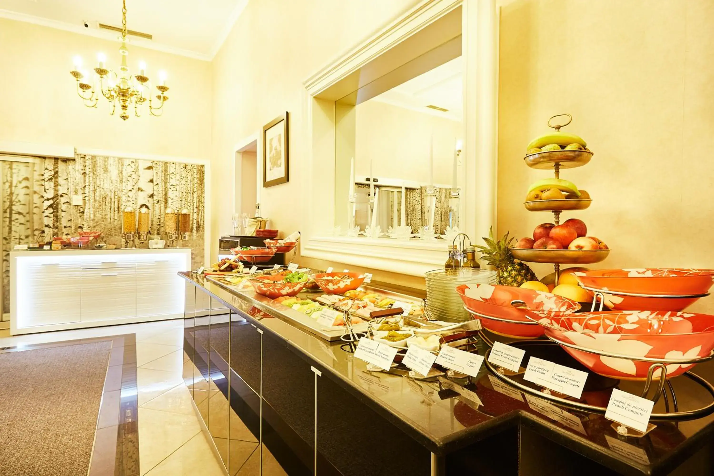 Breakfast in Grand Hotel Continental Bucuresti Breakfast in Grand Hotel Continental Bucuresti