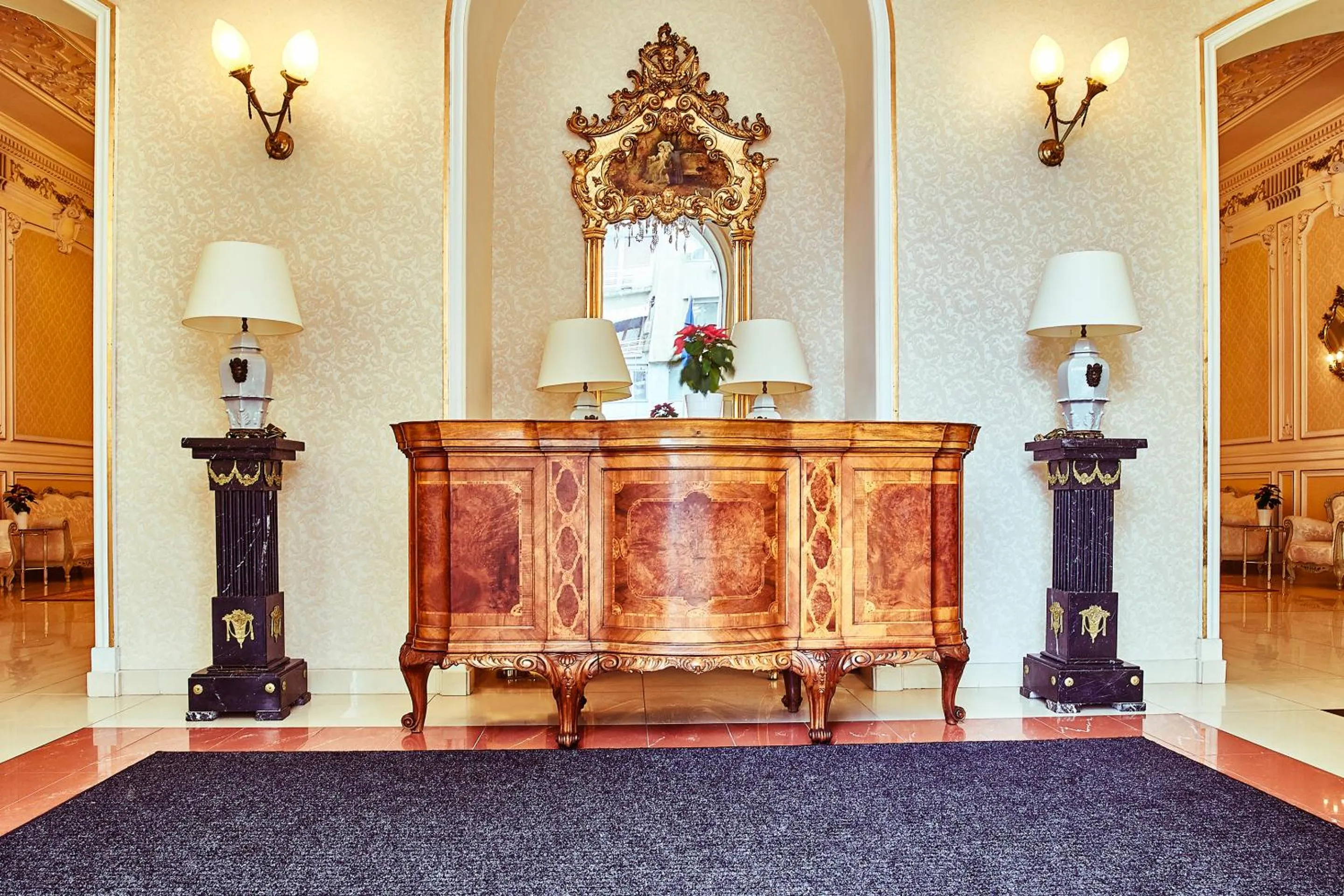 Lobby or reception in Grand Hotel Continental Bucuresti