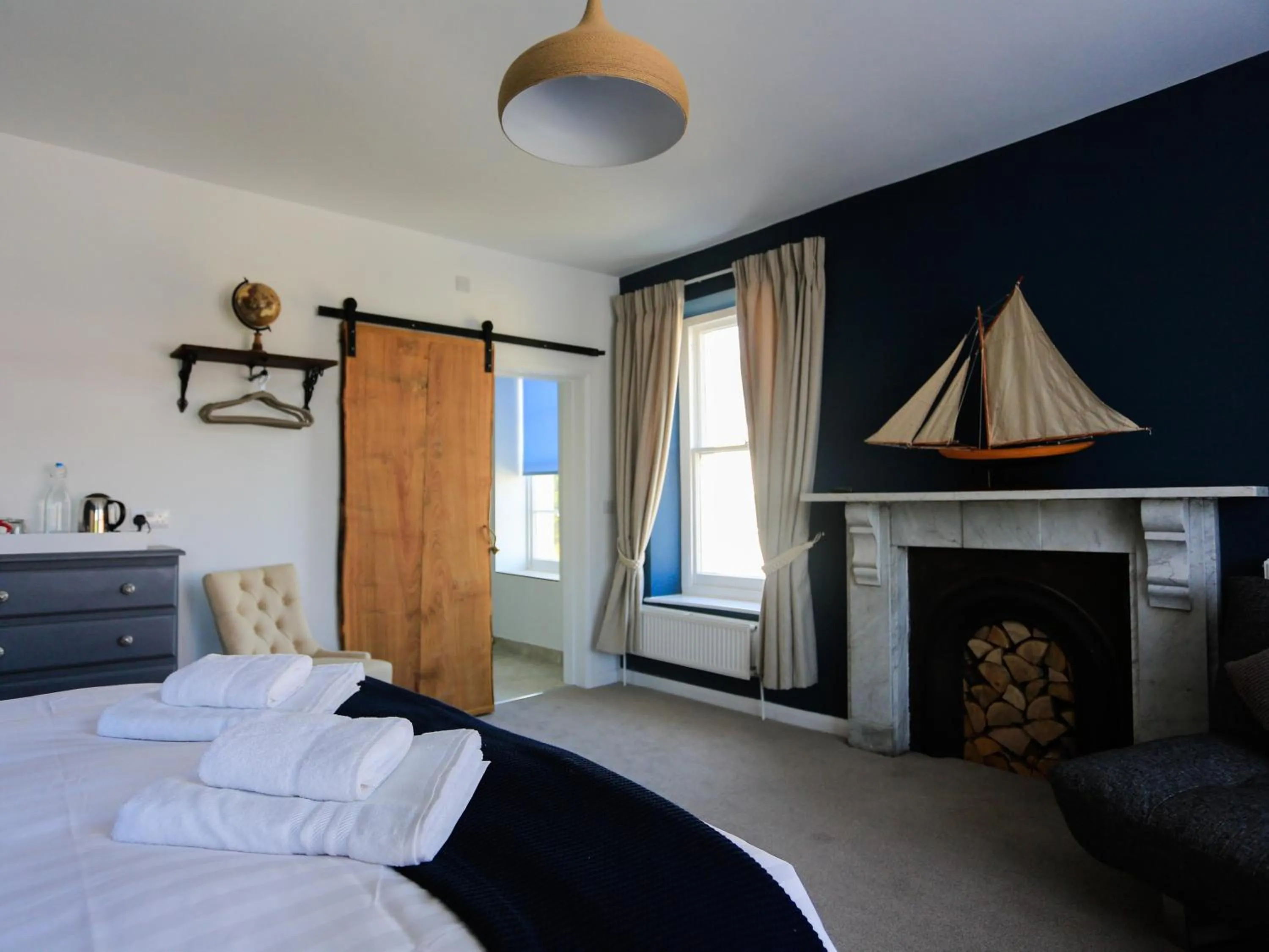 Bedroom, Bed in The Smugglers Rest