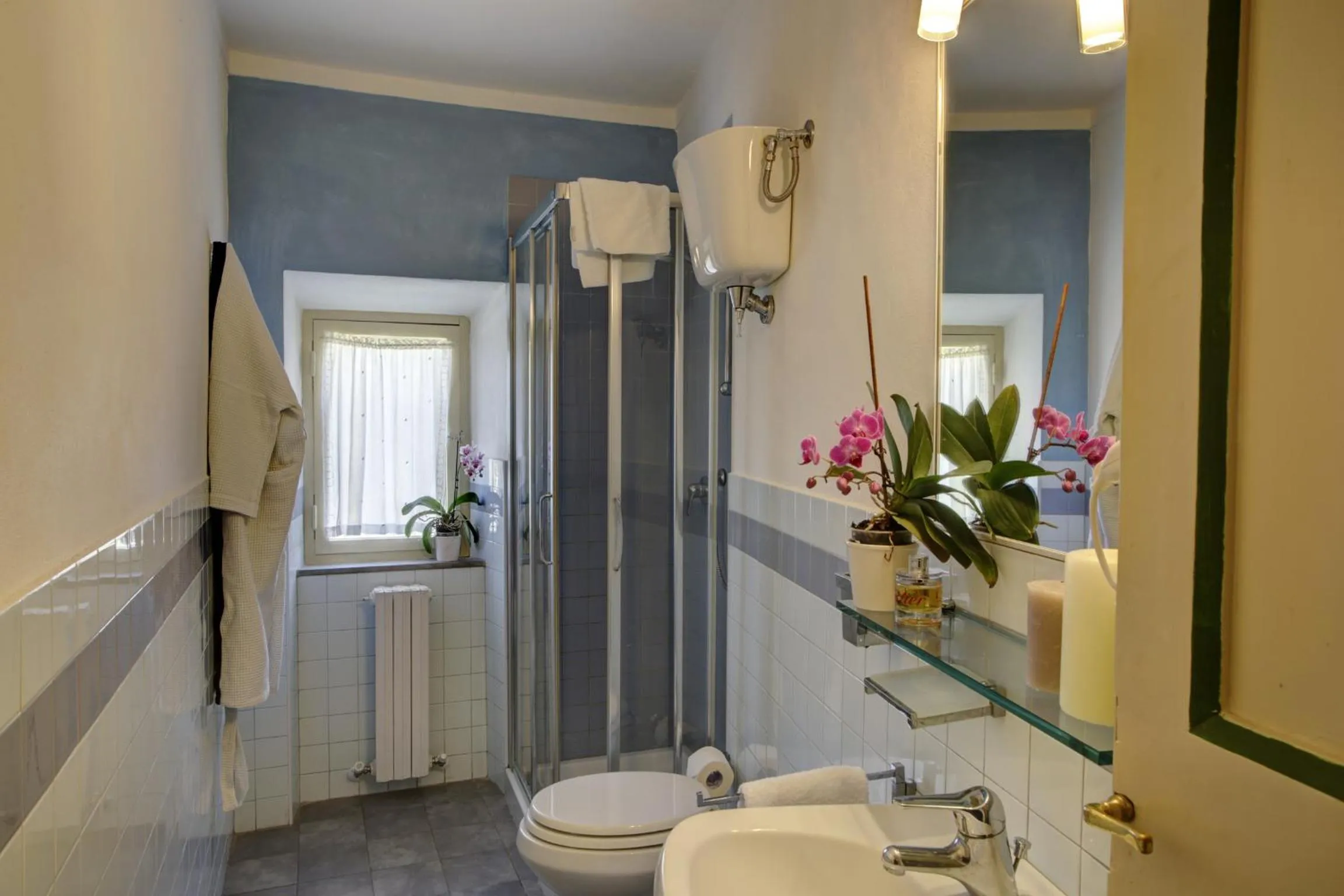Bathroom in Borgo San Lorenzo a Linari
