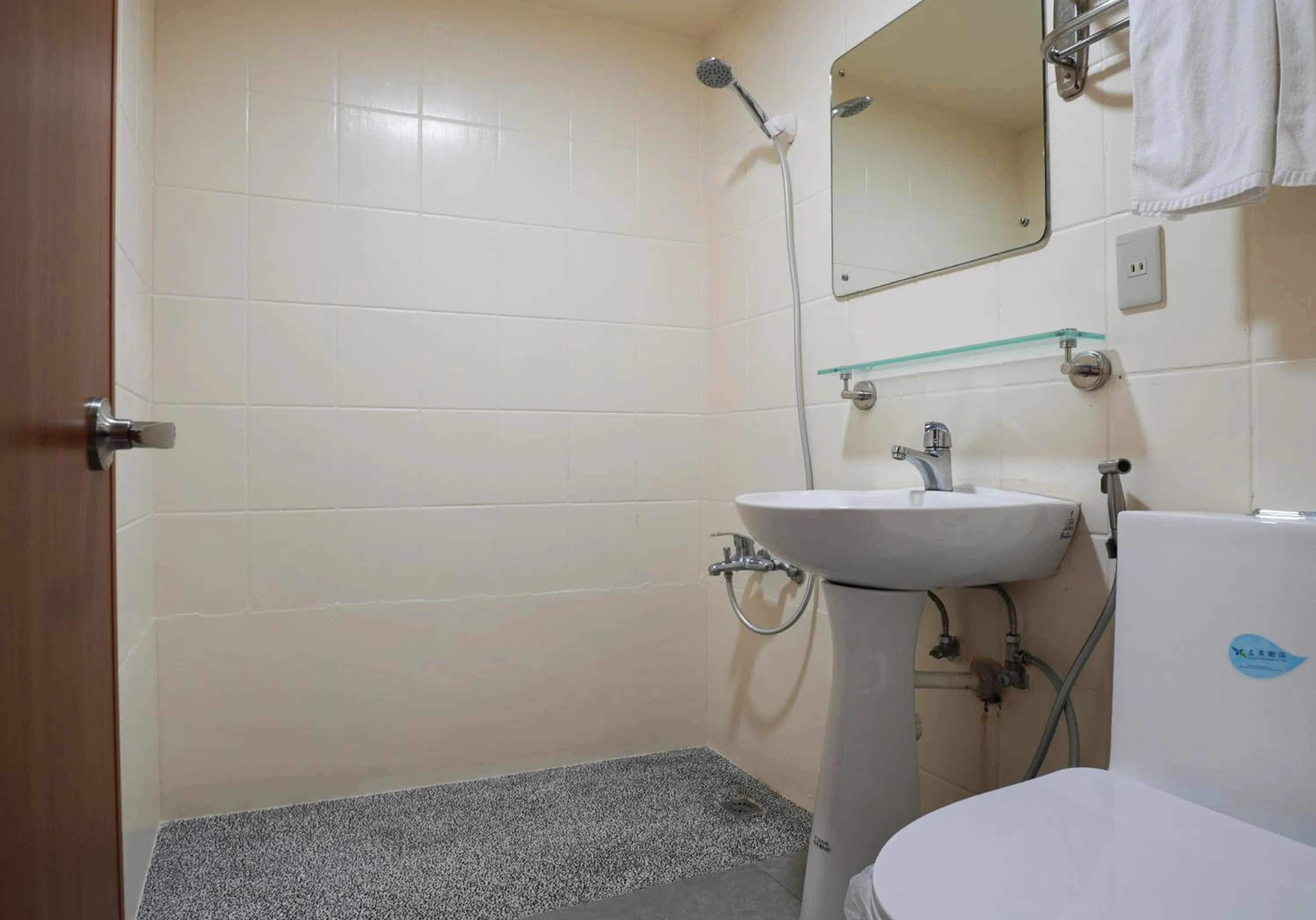 Shower in Su Ao Hotel