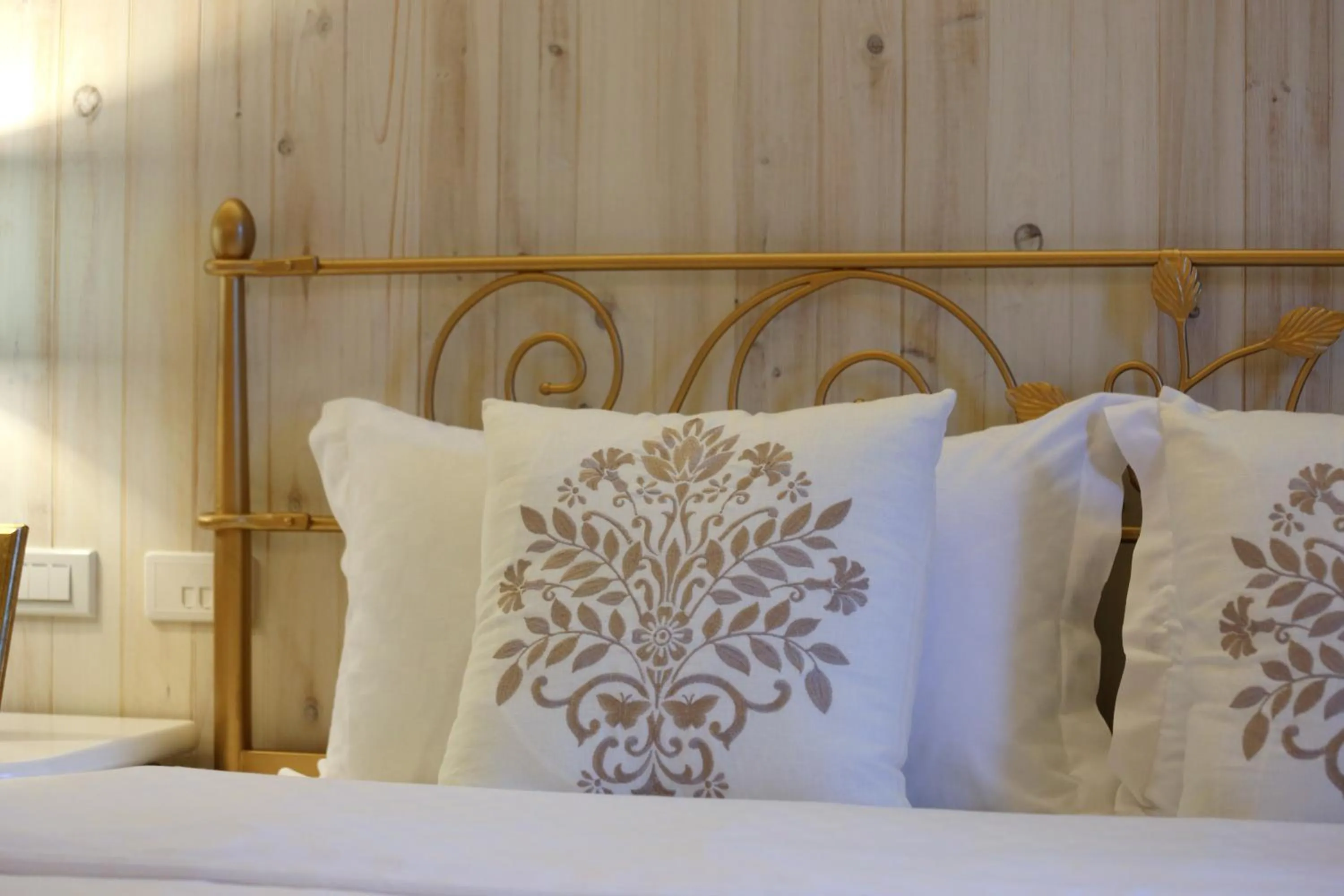 Decorative detail, Bed in Hualien Edinburgh Homestay