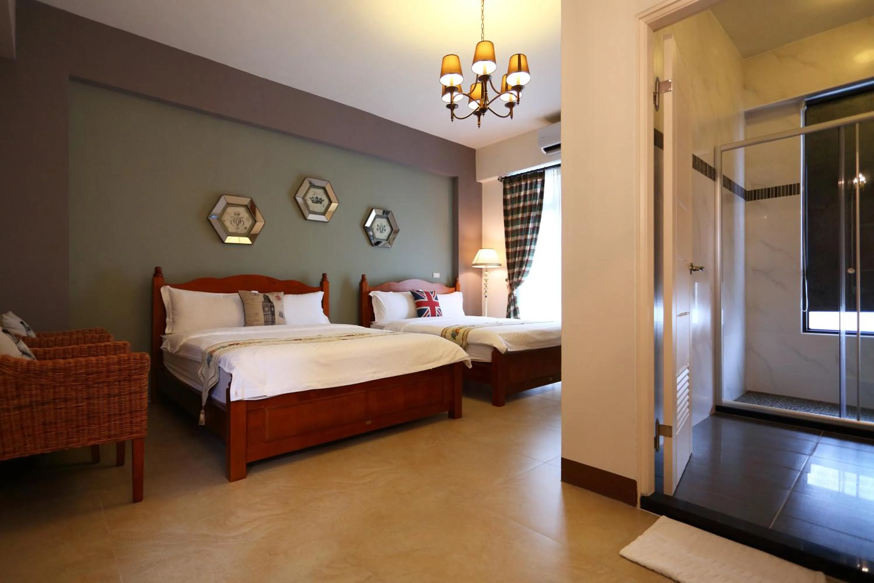 Shower, Bed in Hualien Edinburgh Homestay