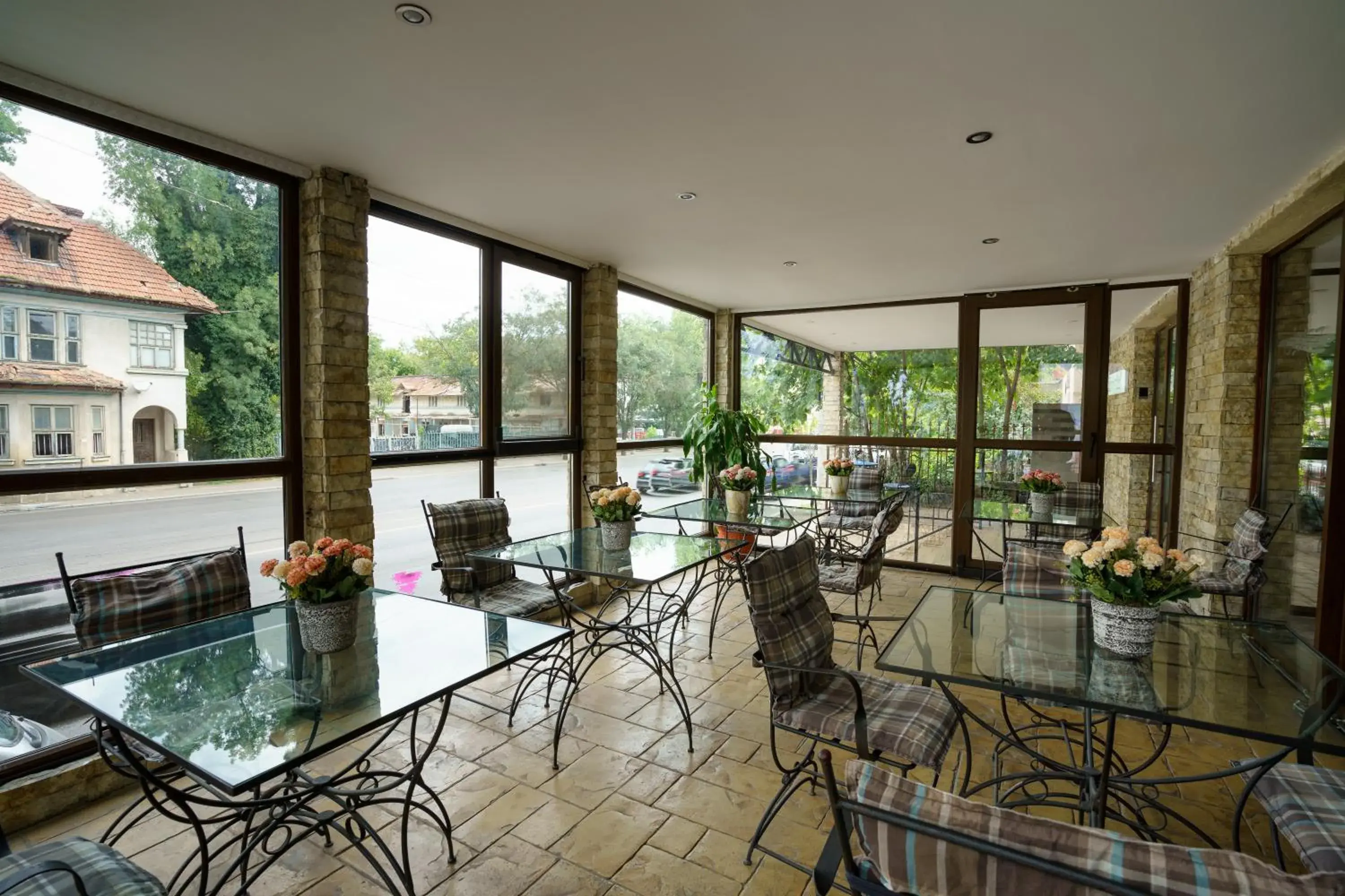 Restaurant/places to eat in Avis Hotel By WS Group Restaurant/places to eat in Avis Hotel By WS Group