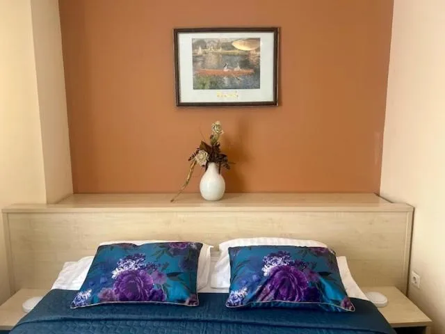 Bed in Hotel Pacific