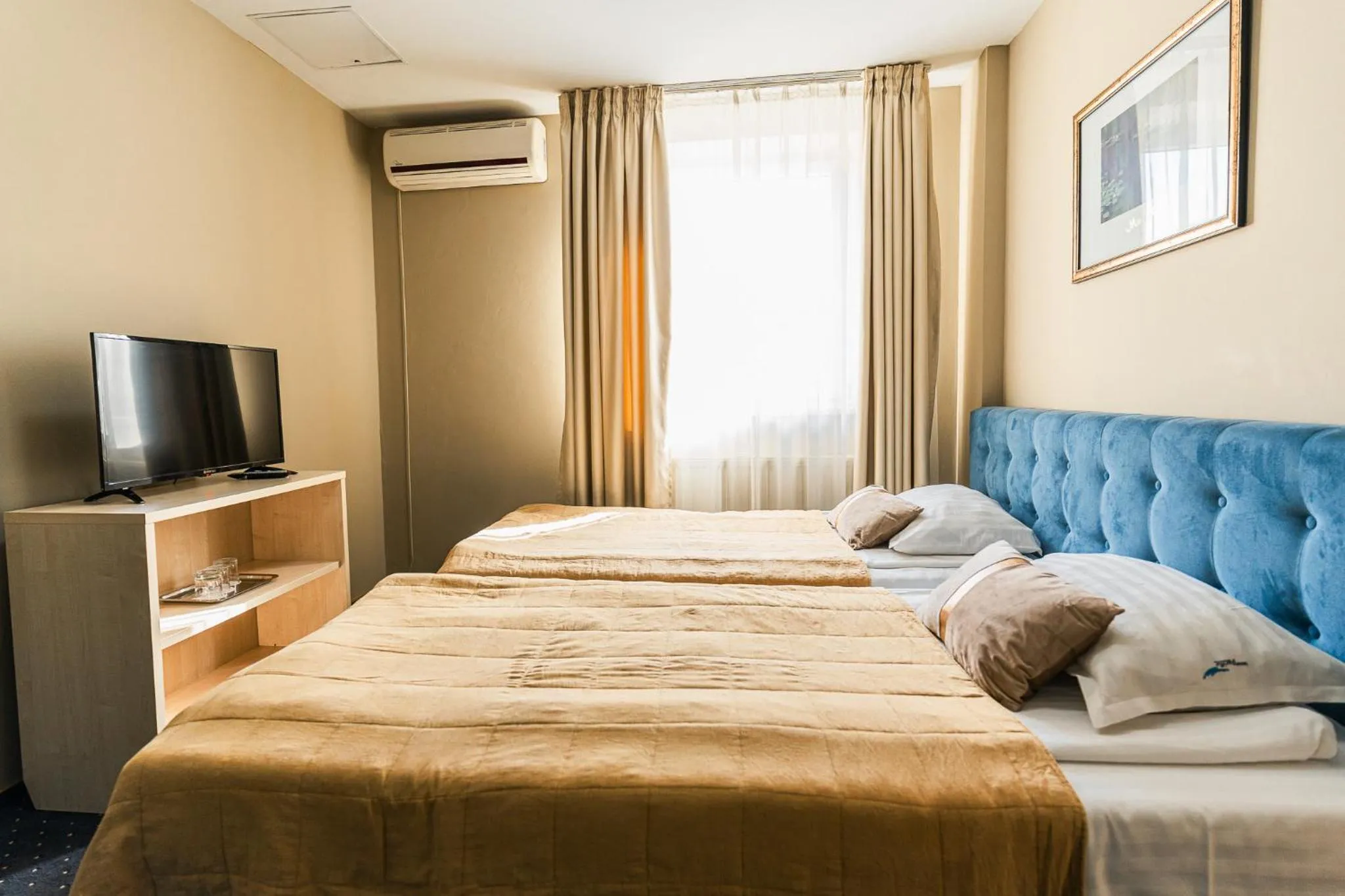 Bed in Hotel Pacific