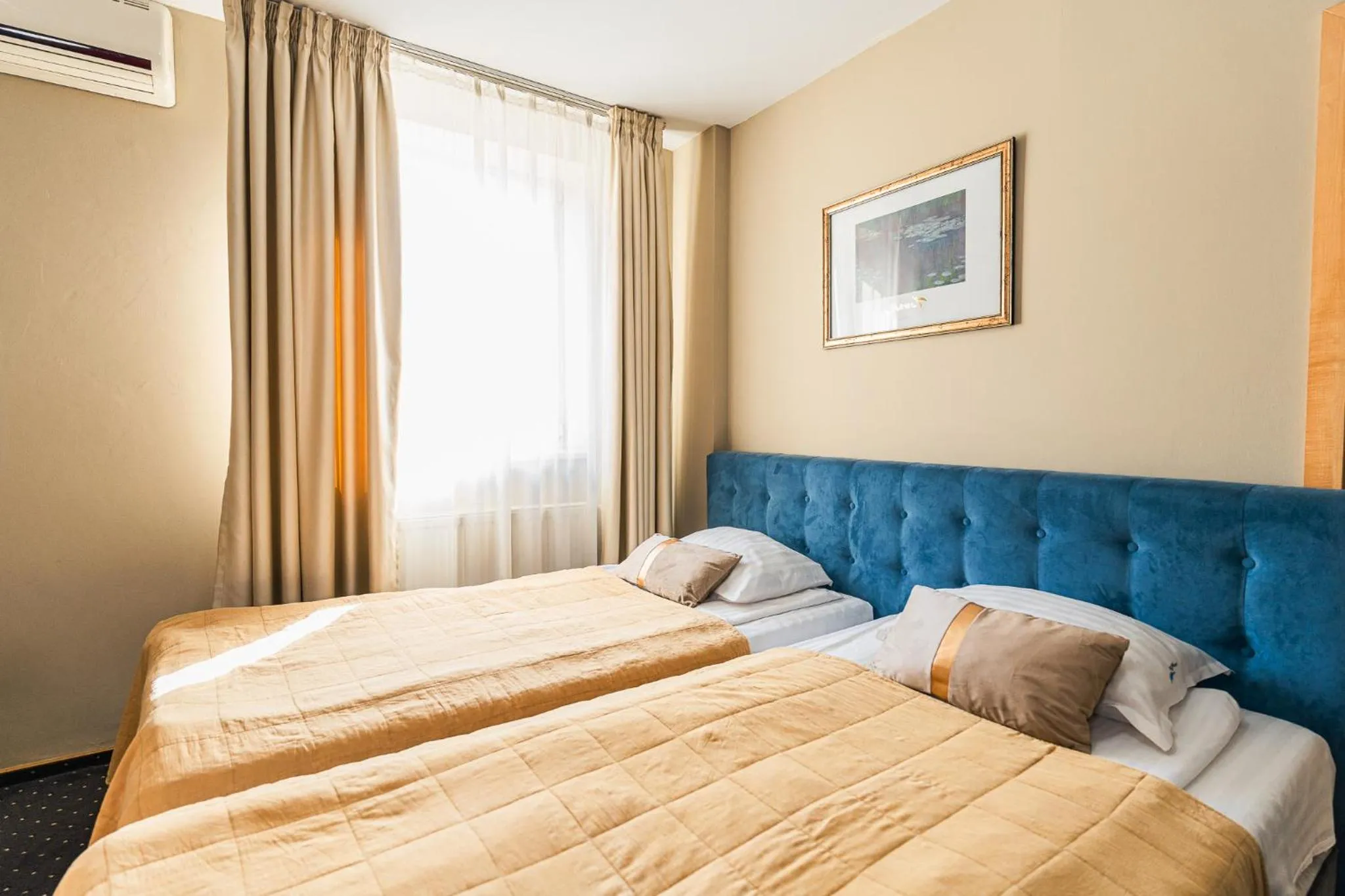 Bed in Hotel Pacific