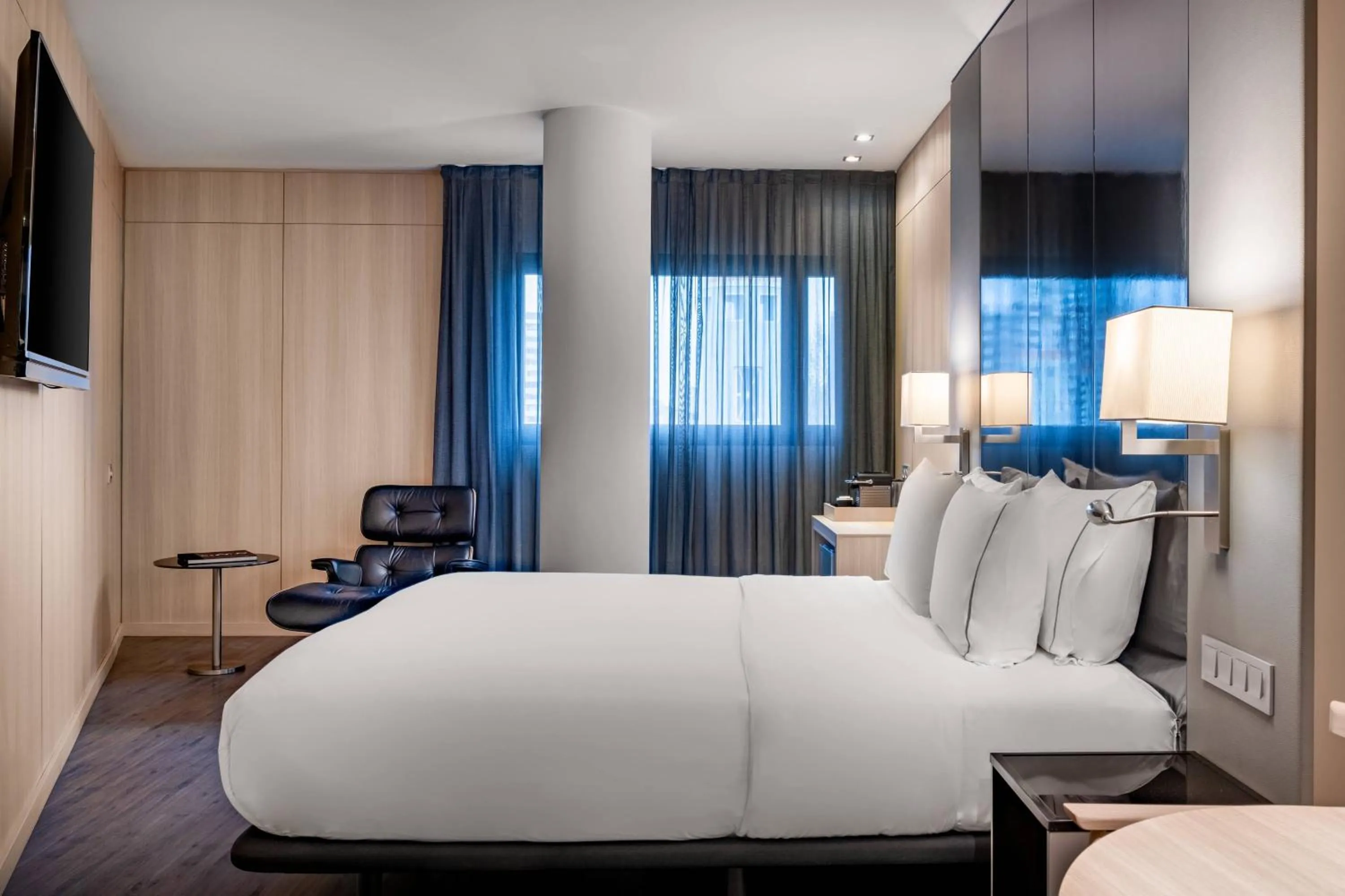 Photo of the whole room, Bed in AC Hotel Sants by Marriott