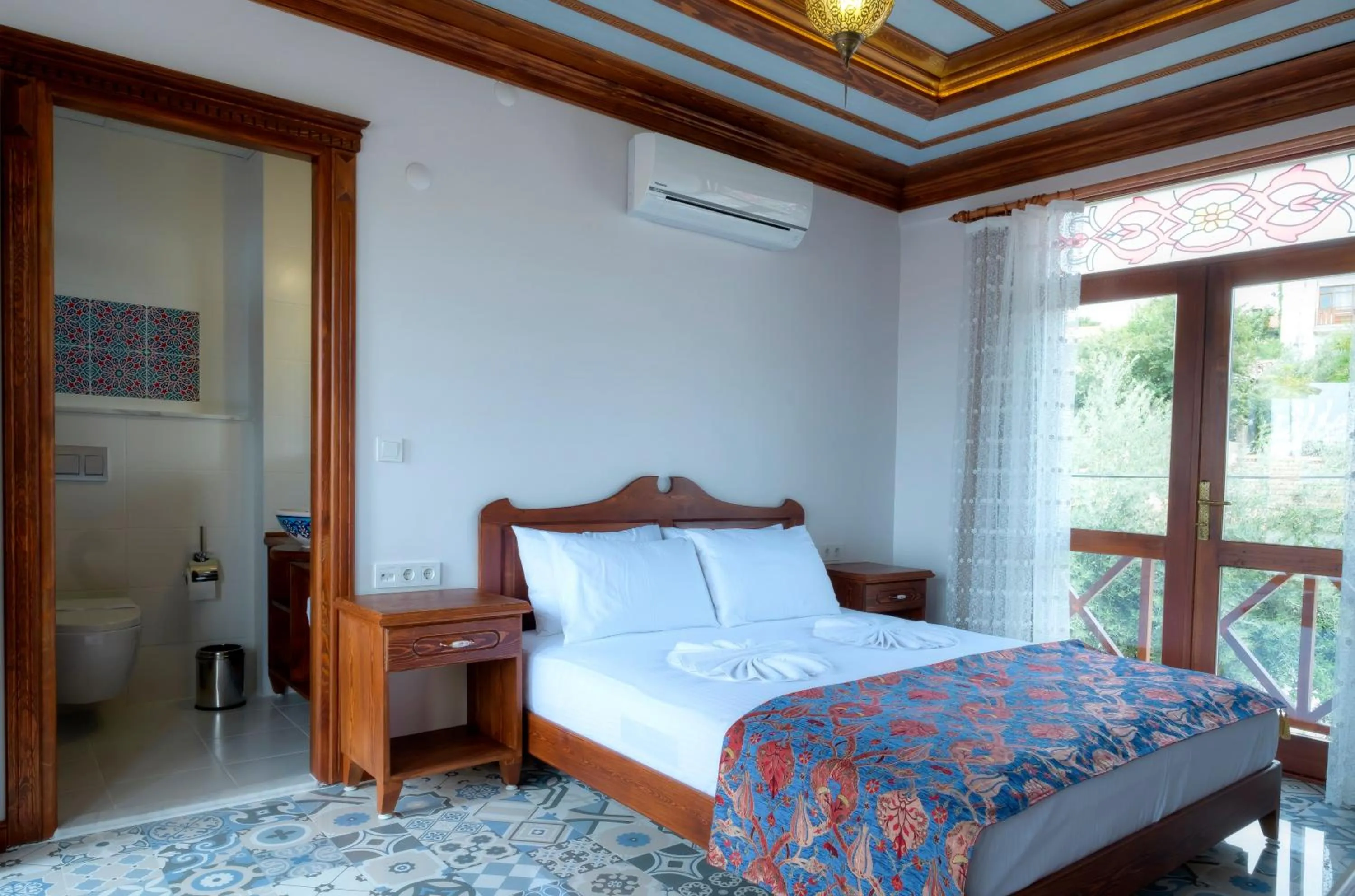 Property building, Bed in Hotel Mary's House